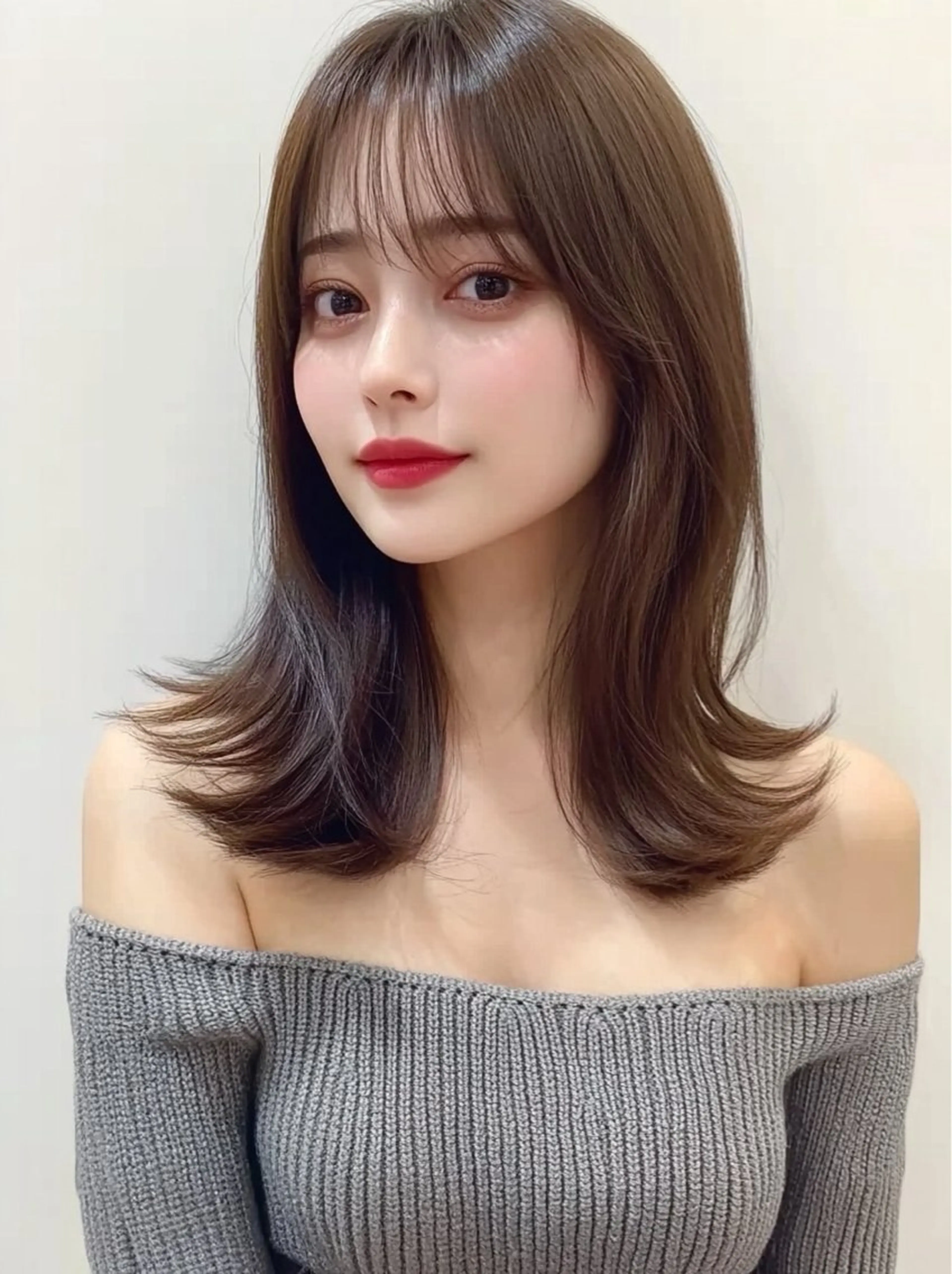 ミディアム カット 縮毛矯正 トリートメント 顔まわり/レイヤー 🌼MIU🌼のヘアスタイル