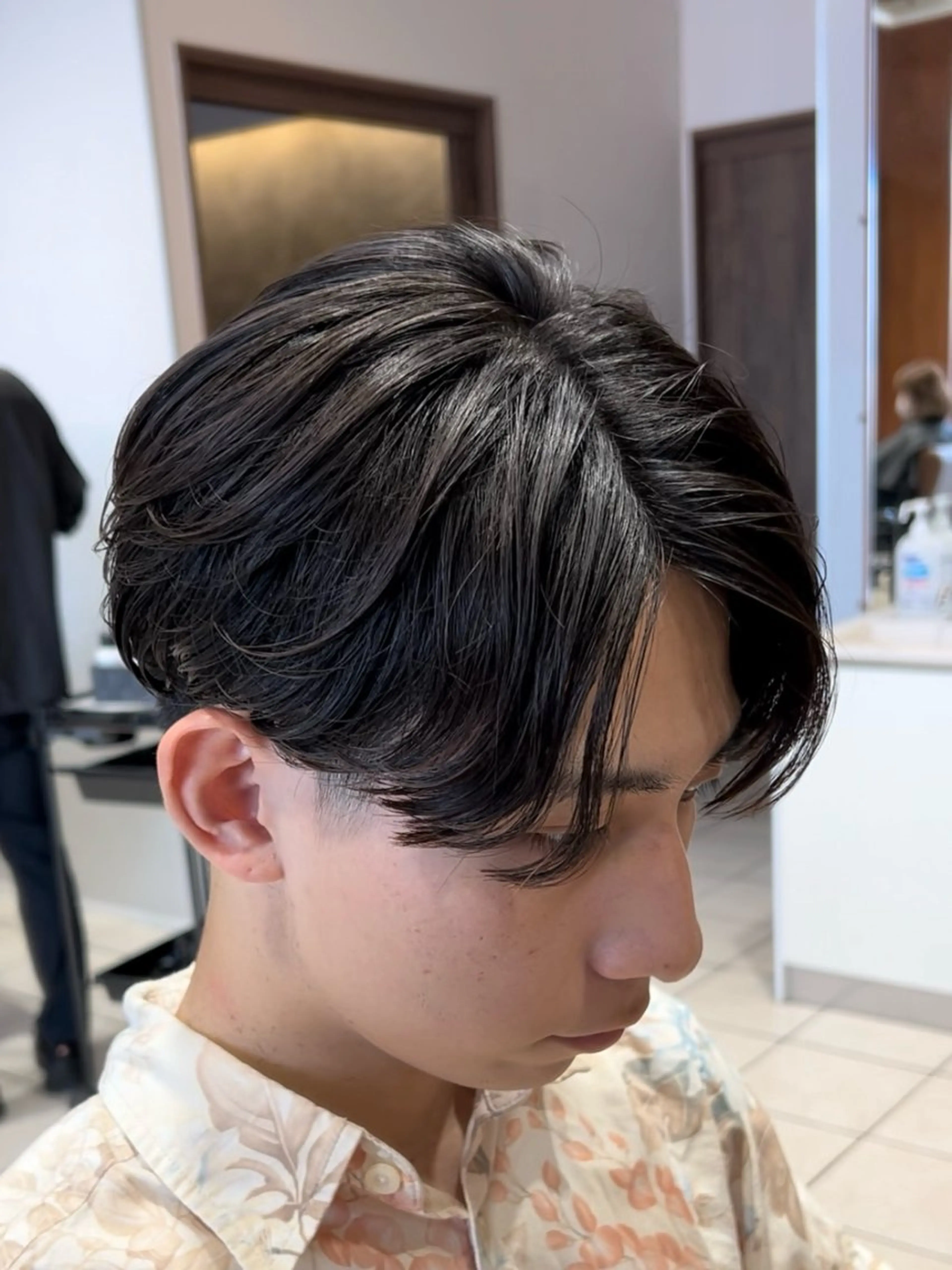 ミディアム メンズ センターパート 縮毛矯正 ulus OSAKA所属・福井 太暉のヘアスタイル