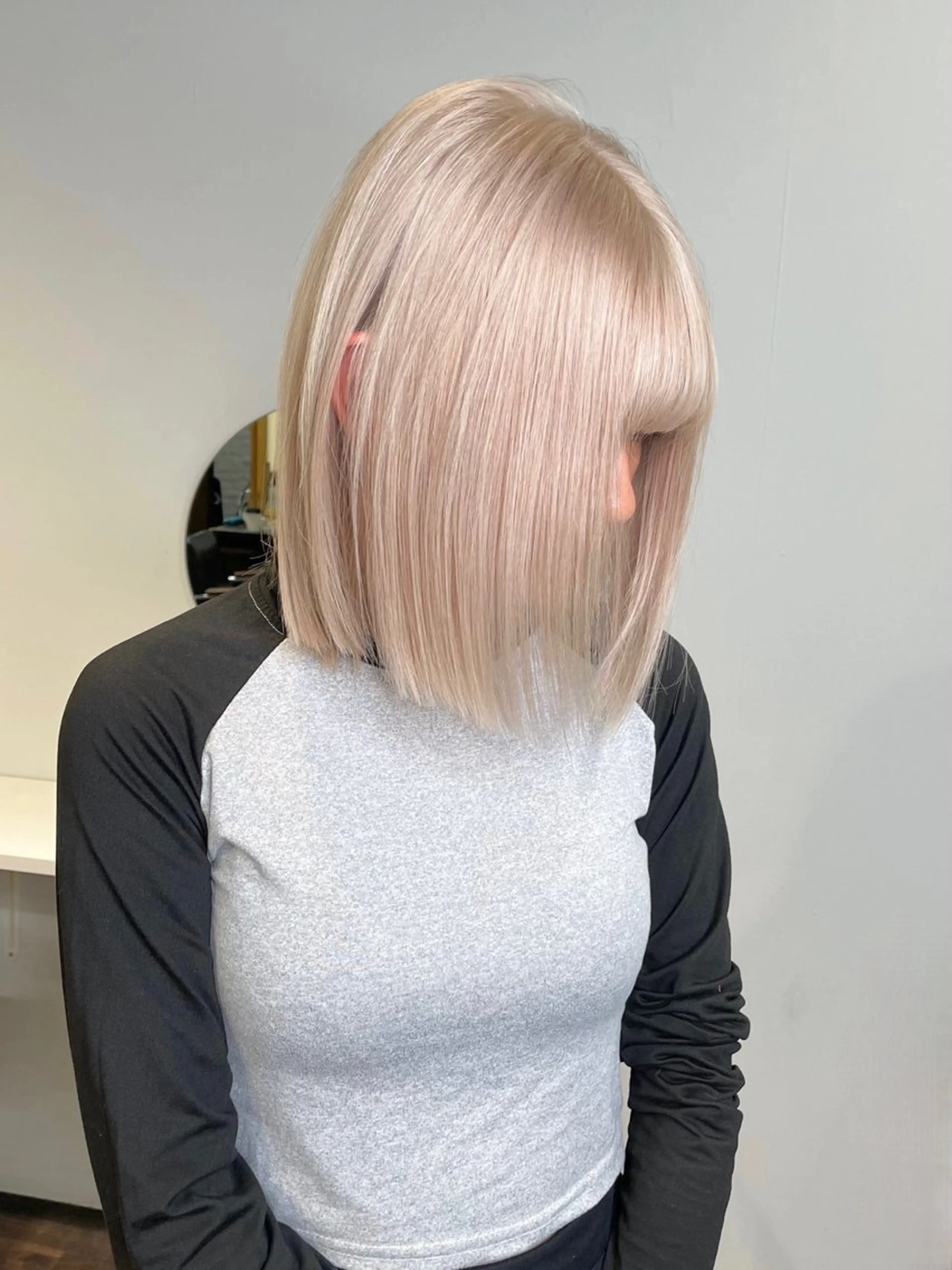 セミロング カラー ヘアアレンジ ベージュカラー ブリーチ ブロンド ブロンドベージュ ダブルカラー mao透明感カラー 似合わせヘアメイクのヘアスタイル