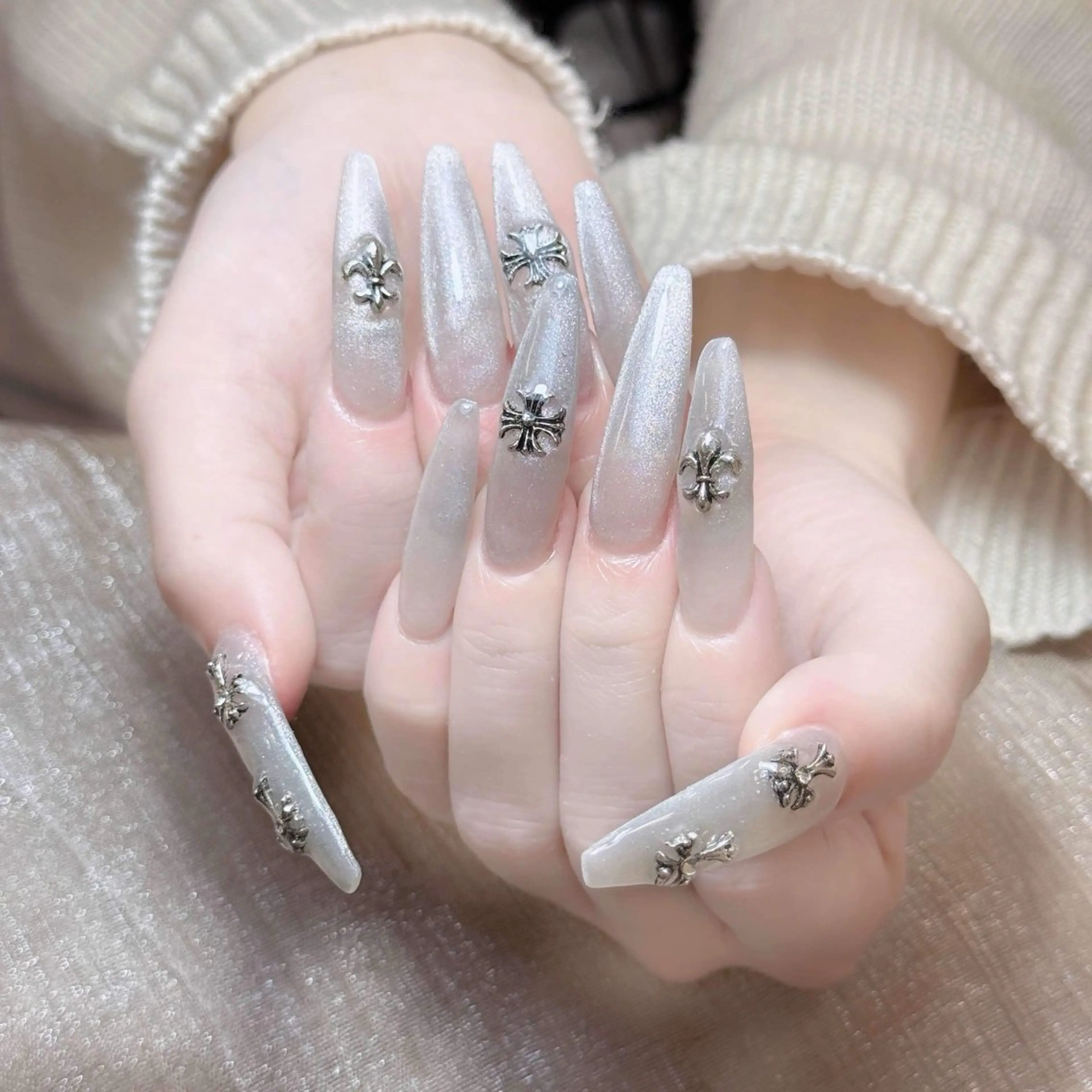 ネイル チークネイル フレンチネイル ジェルネイル ガラスフレンチ 韓国ネイル ハンドネイル ハンドケア Anh Nail 歌舞伎町のネイルデザイン