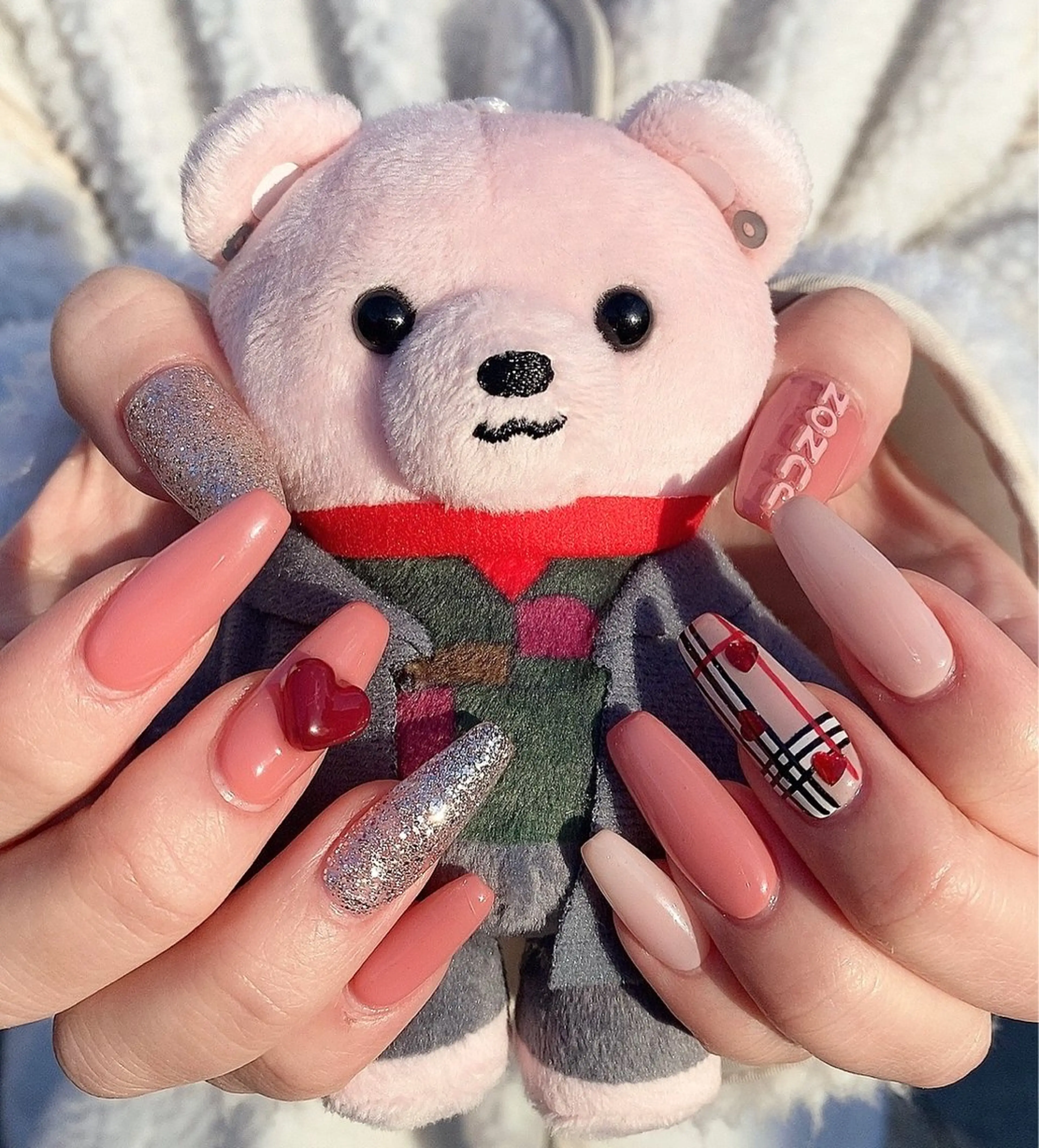 ネイル ハート ピンク Jebel Beauty所属・Jebel Beauty Miuの眉毛・アイブロウイメージ