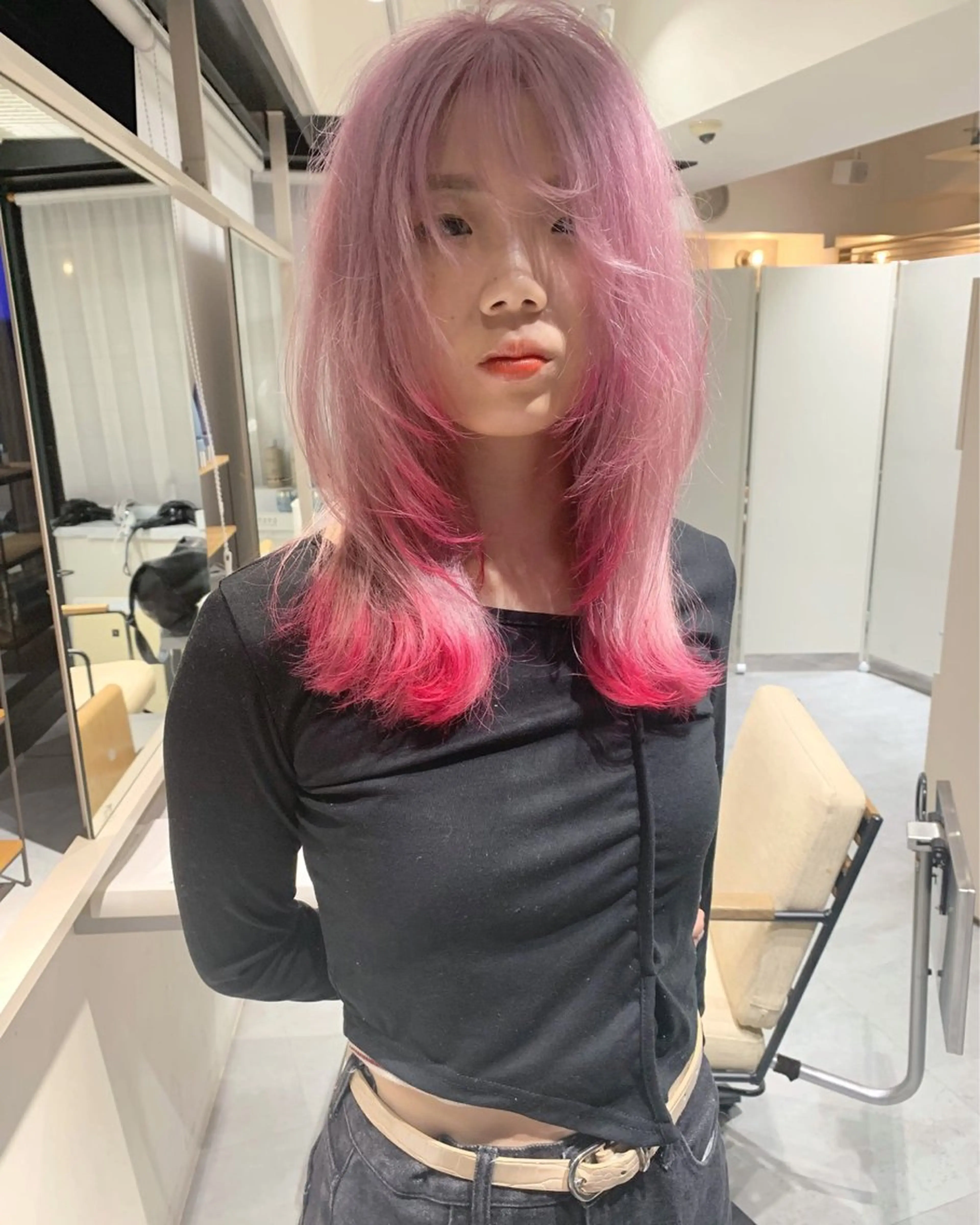 セミロング カラー デザインカラー レイヤーカット kanta 梅田 韓国ハイトーンのヘアスタイル