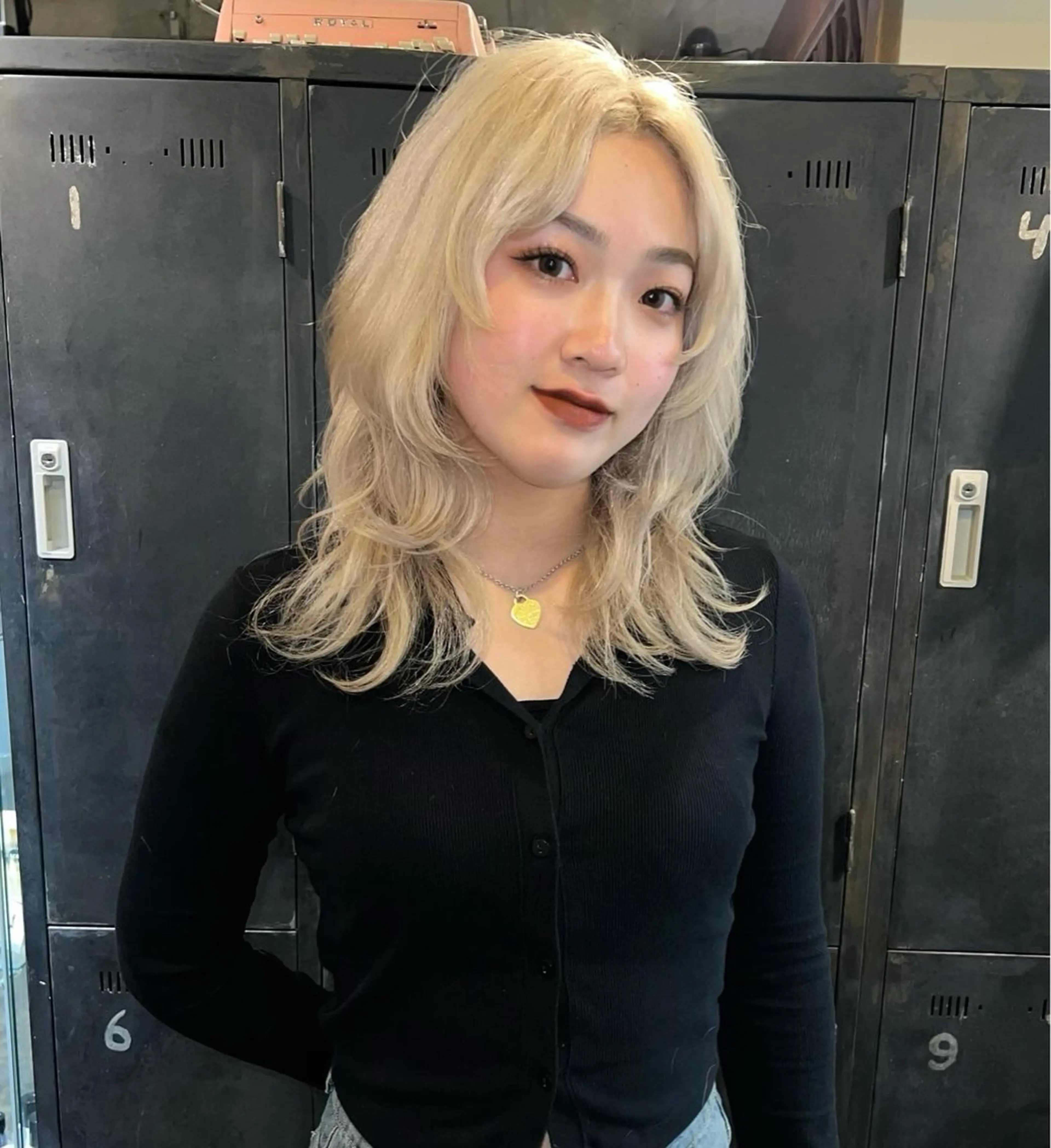 ミディアム カラー ヘアカラー トリートメント ハイトーンカラー🍑 maanaのヘアスタイル