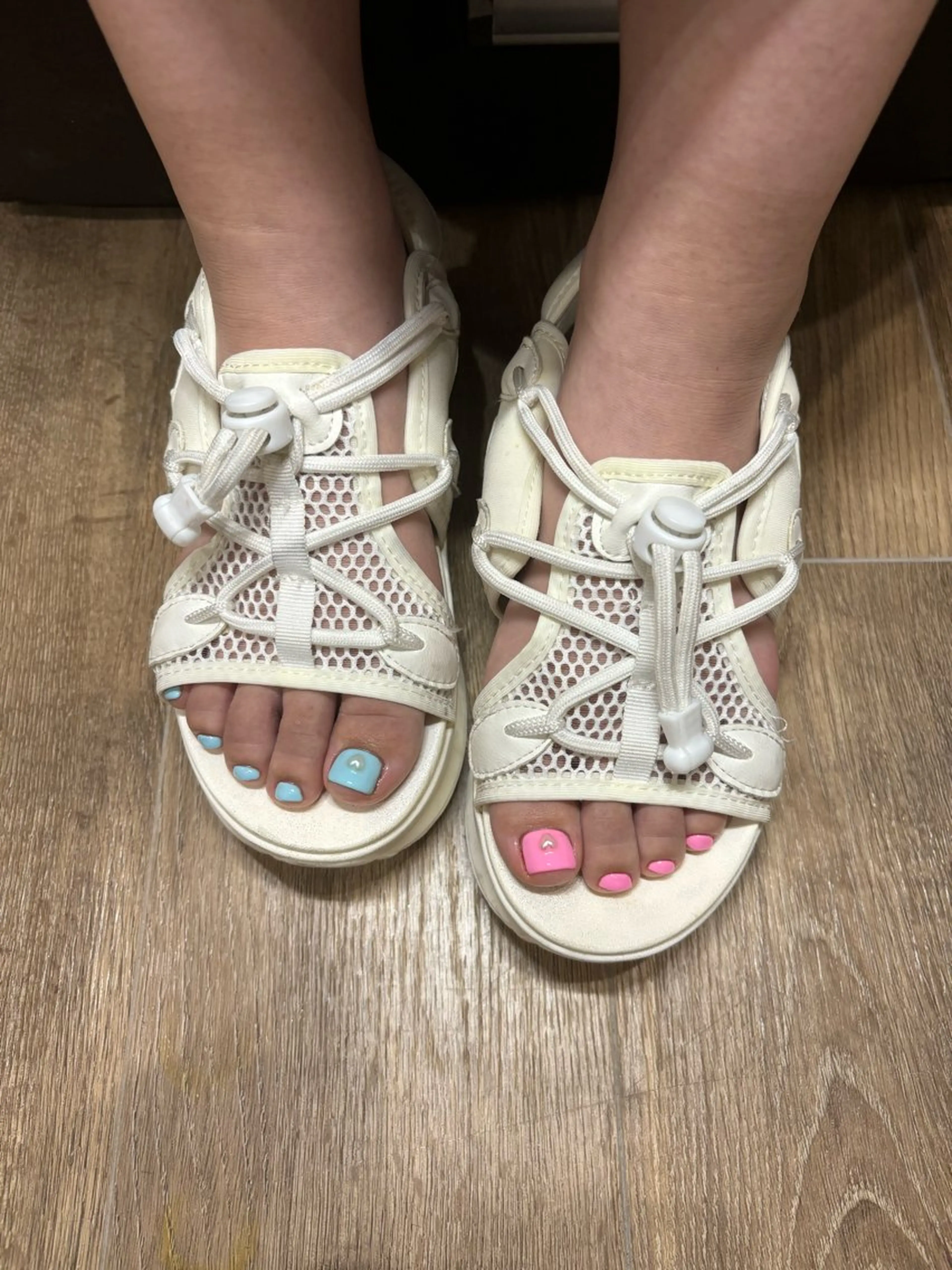 ネイル ワンカラーネイル ストーンネイル フットネイル LICO HAIR＆RELAXATION所属・Lico Ryoのネイルデザイン