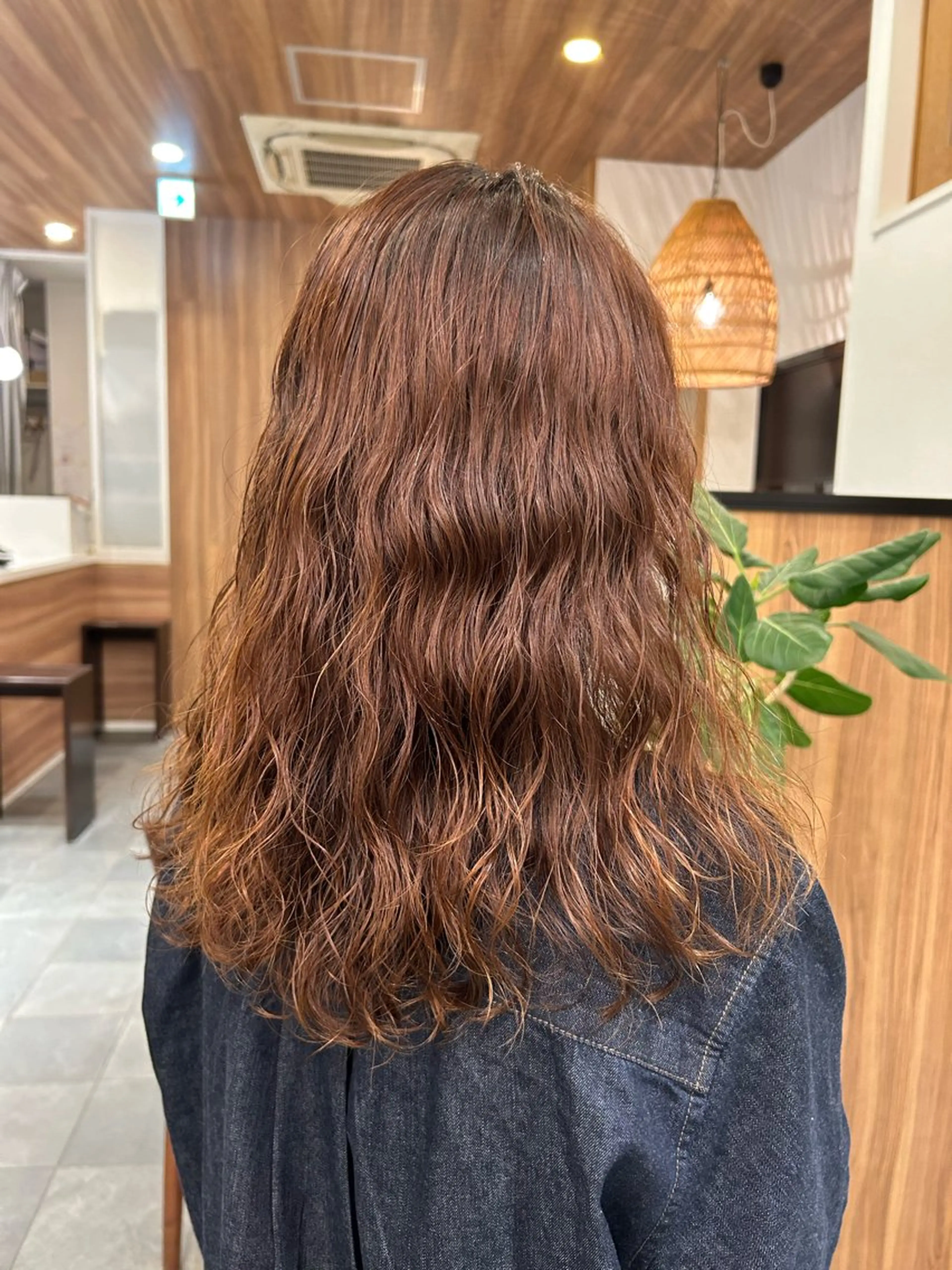 セミロング パーマ BEAUTRIUM 穂乃香のヘアスタイル
