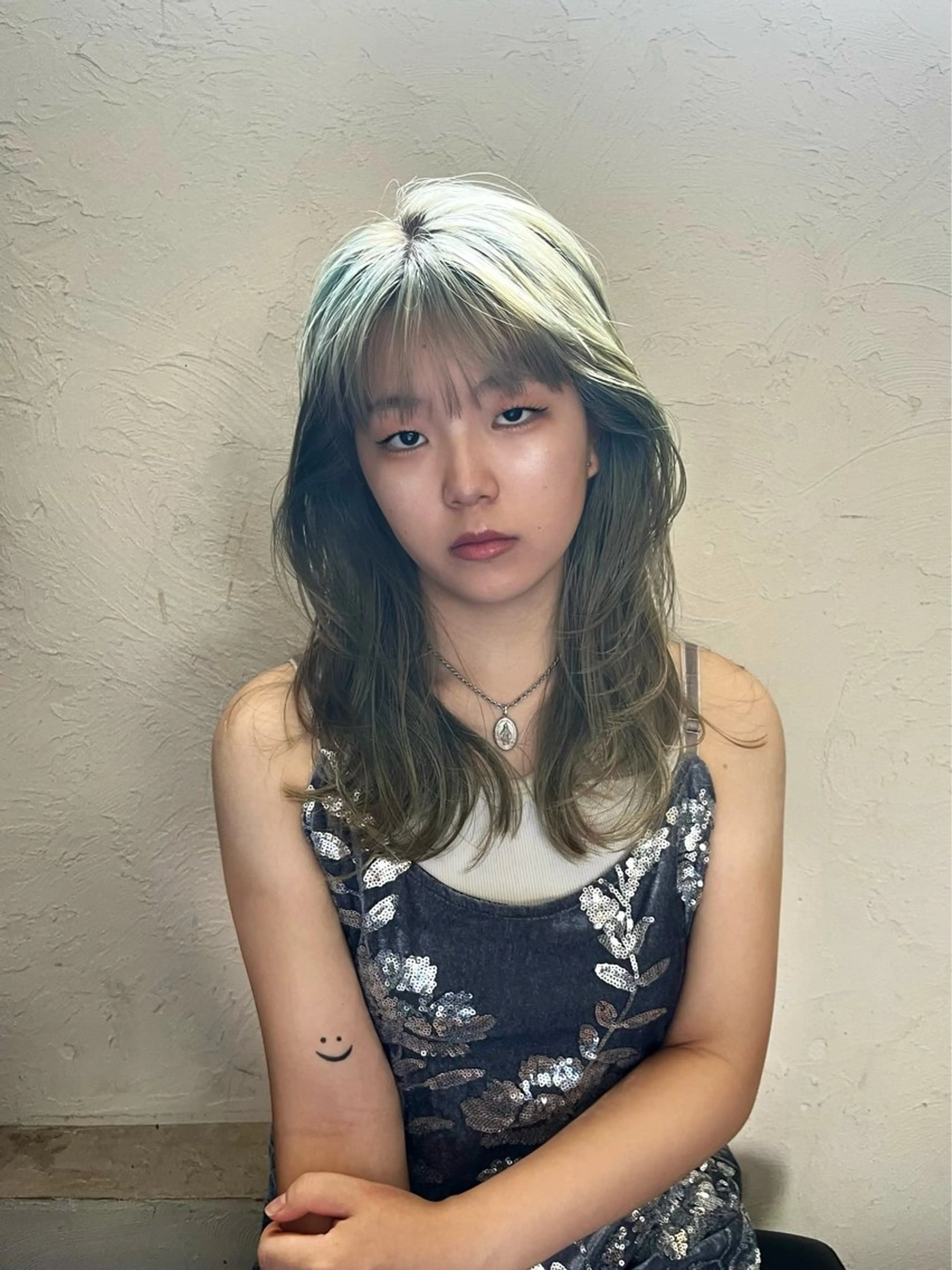 セミロング カラー ミント ミントグリーン レイヤーカット カット ヘアカラー トリートメント ざくざくレイヤー/ カラー/konoのヘアスタイル