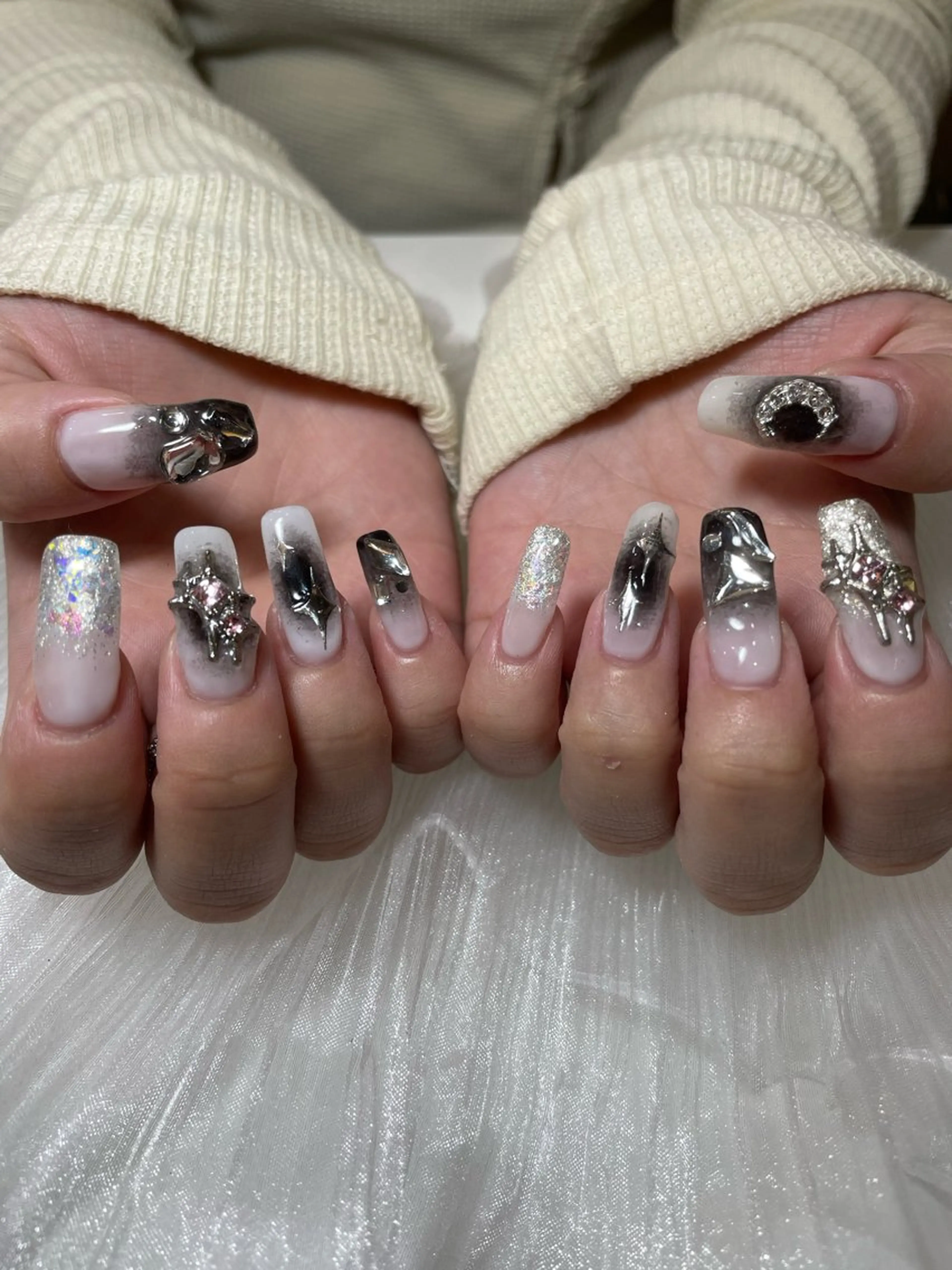 ネイル ハンドネイル ‪るか/‪透明感 カラー/アレンジのヘアスタイル