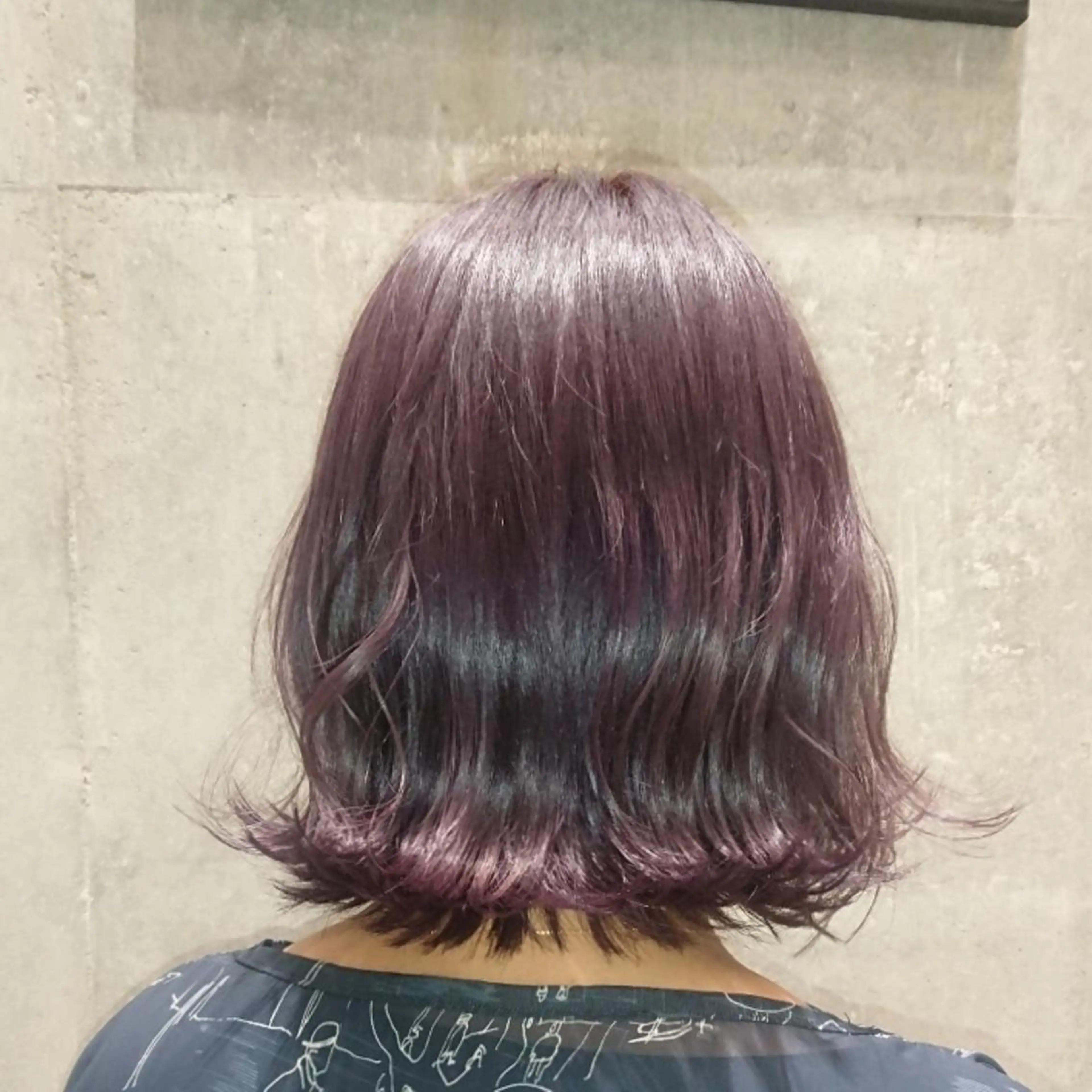ショート カラー 坪井 佑美のヘアスタイル
