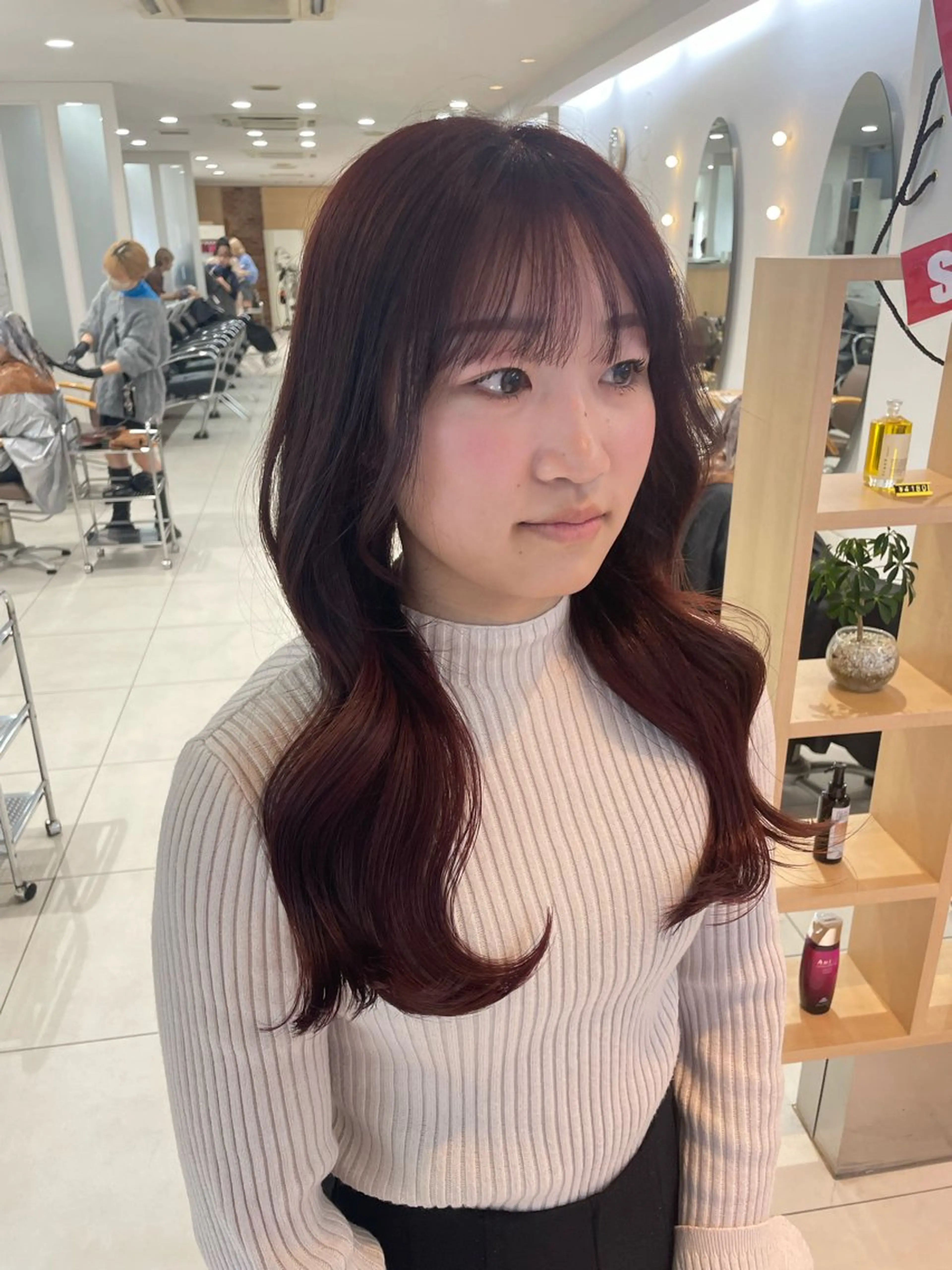ロング 顔まわりレイヤー 姫カット 韓国風ヘア レイヤーカット ロング カット ヘアカラー トリートメント nuu 栄所属・🧸SAKI🎀 韓国レイヤーのヘアスタイル