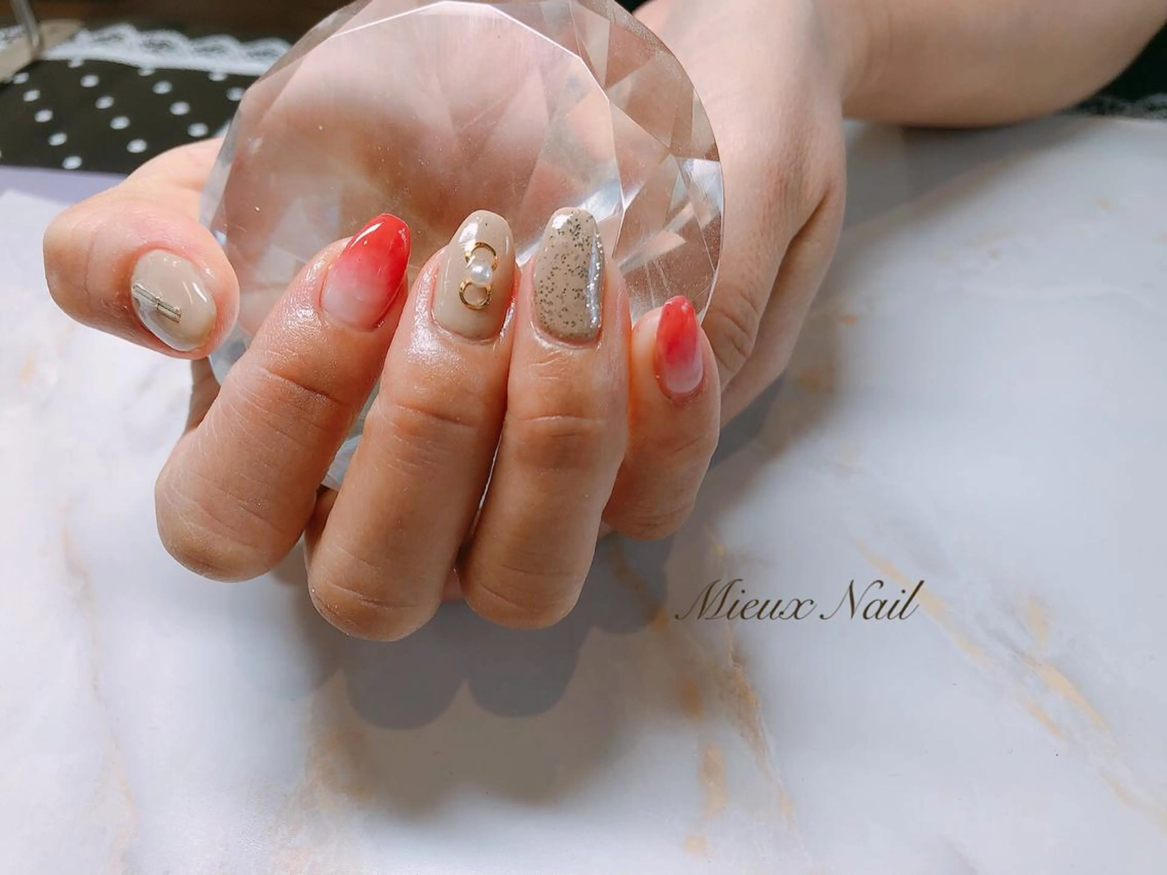 ネイル ジェルネイル グラデーション オフィスネイル ワンカラーネイル パラジェル ハンドネイル 市川 麻衣子のネイルデザイン