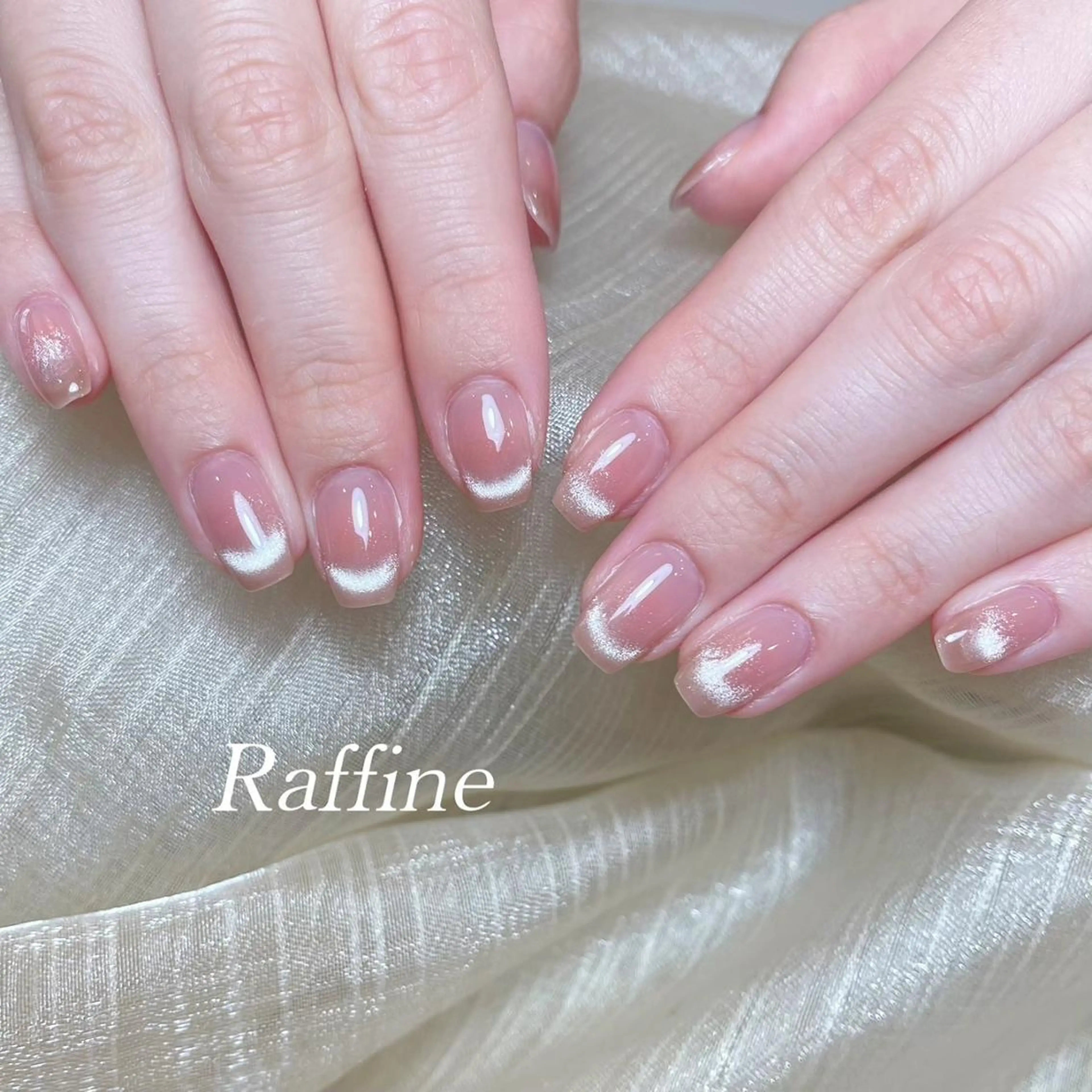 ネイル ハンドネイル RAFFINE 月🦋🩵のネイルデザイン