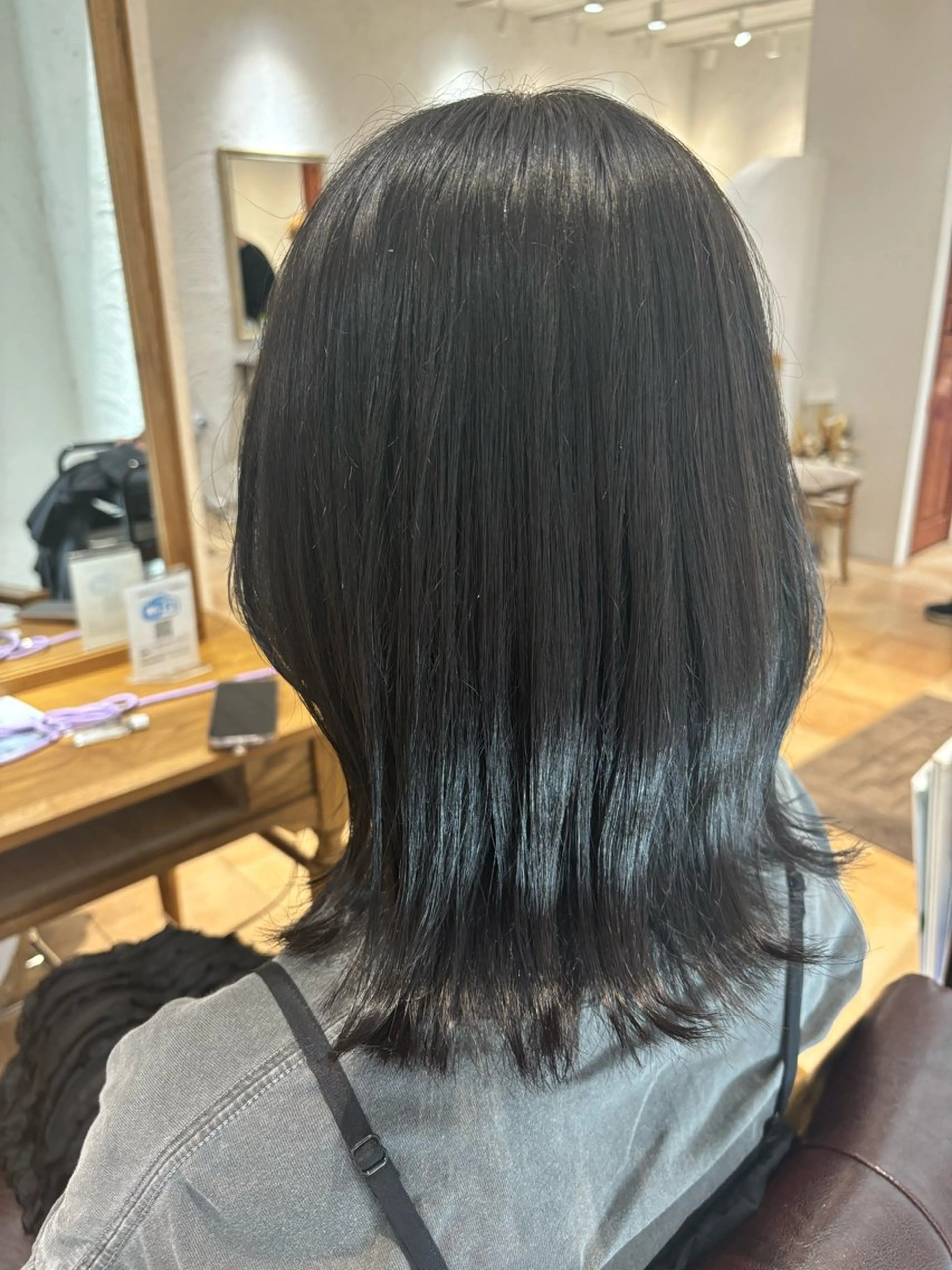 ミディアム カラー 黒髪 グレーブラック カット ヘアカラー トリートメント 🌈透明感カラー🌈 🌟吉田祐介🌟のヘアスタイル