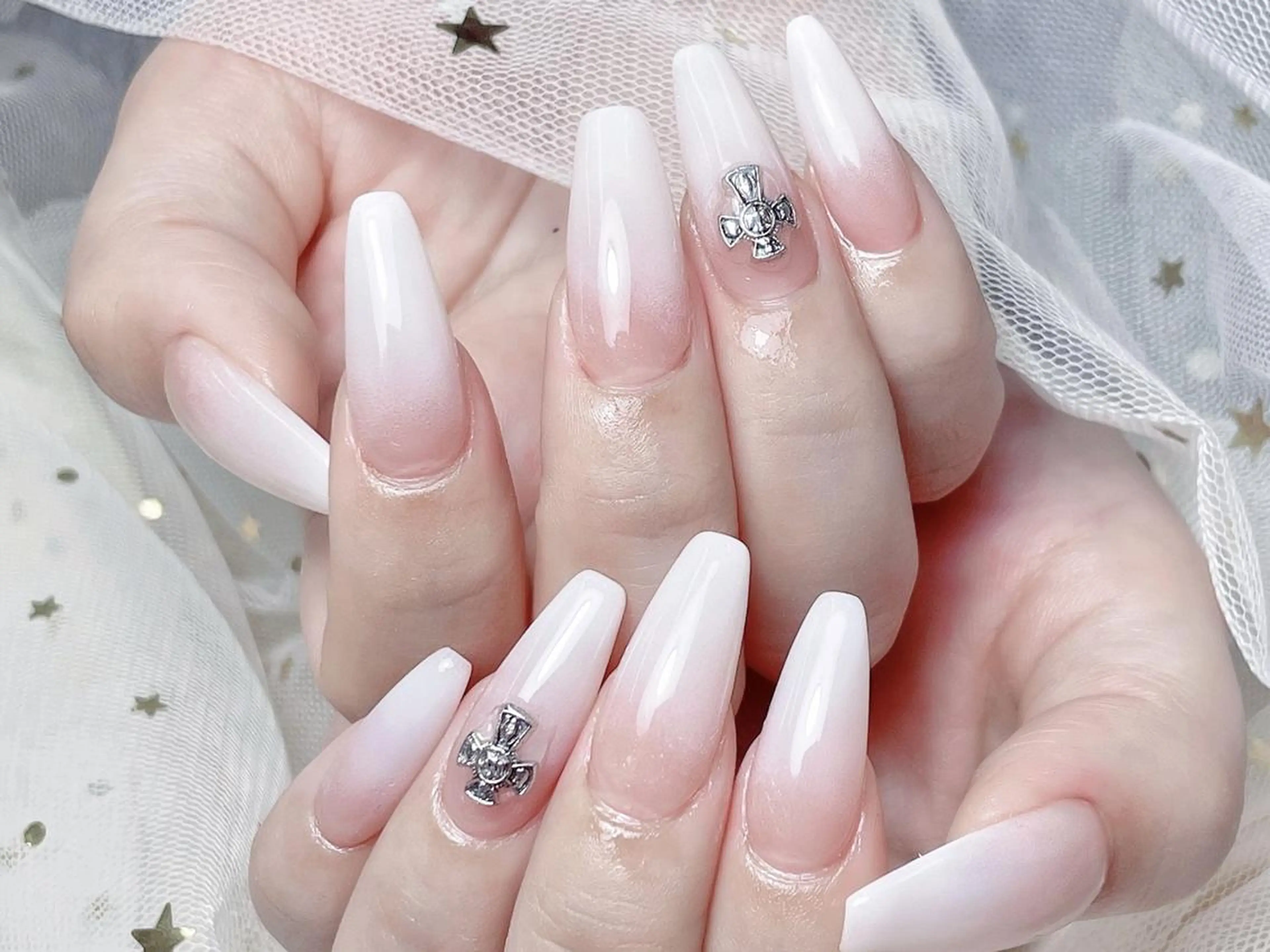 ネイル ハンドネイル ハンドケア 七海 🎀のネイルデザイン
