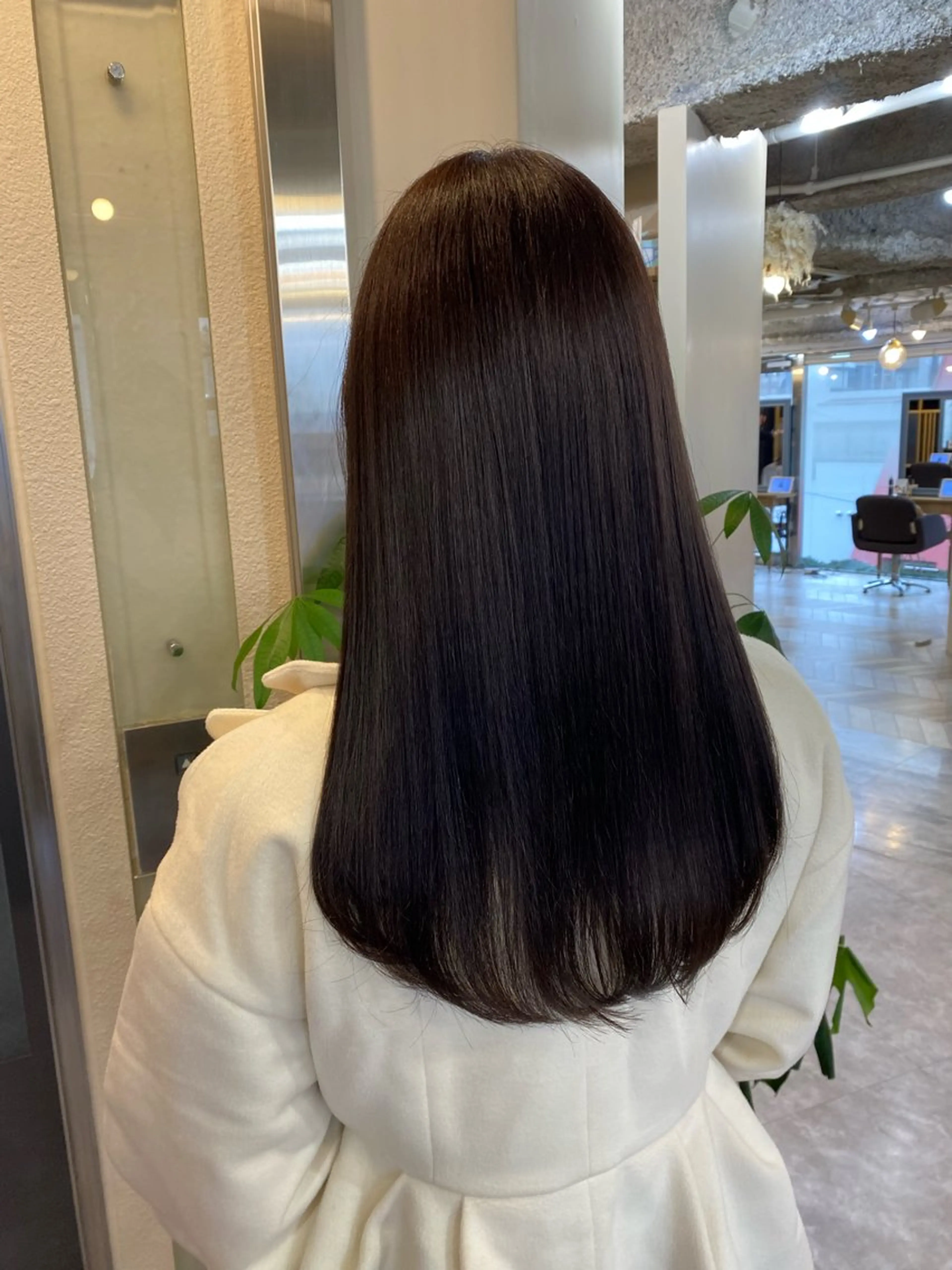セミロング カラー カット ヘアカラー トリートメント ヤスザトアヤノ ／レイヤー／オリーブのヘアスタイル