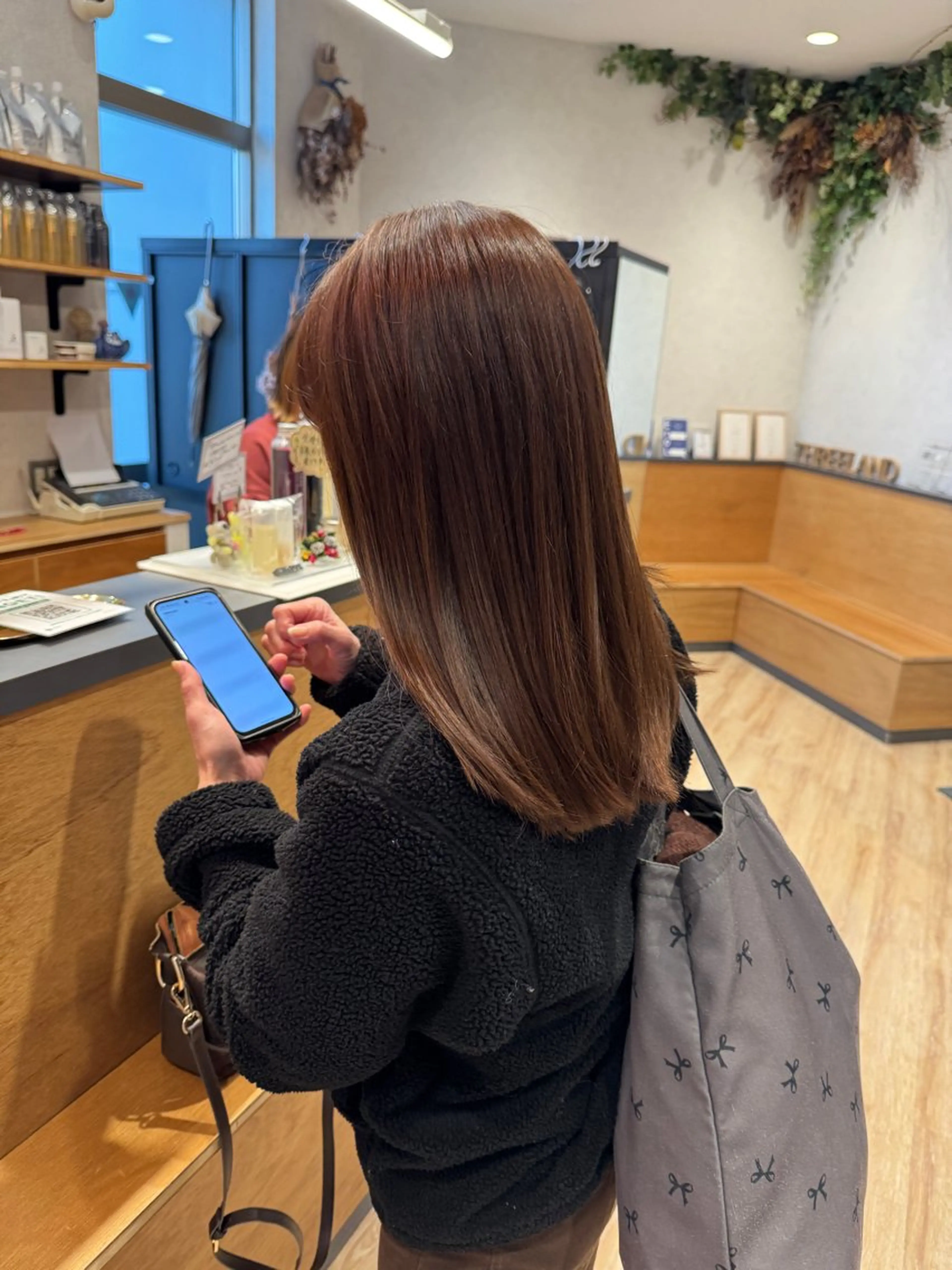 セミロング カラー ヘアカラー カラーモデル𓍲艶髪 🫧秋積日向のヘアスタイル