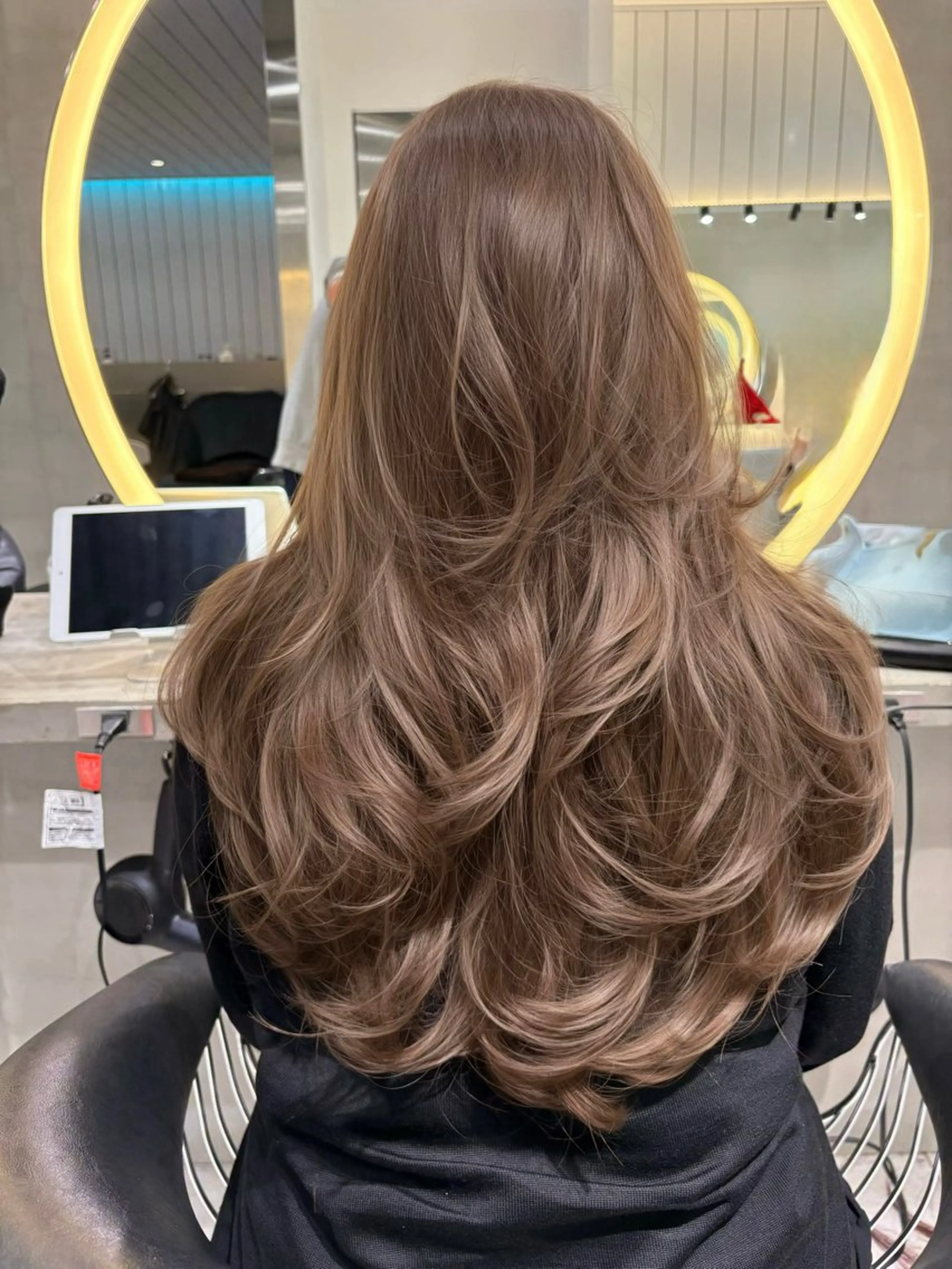 セミロング カット ヘアカラー トリートメント 谷川が作る熊本1🏅 ＆レイヤーカットのヘアスタイル