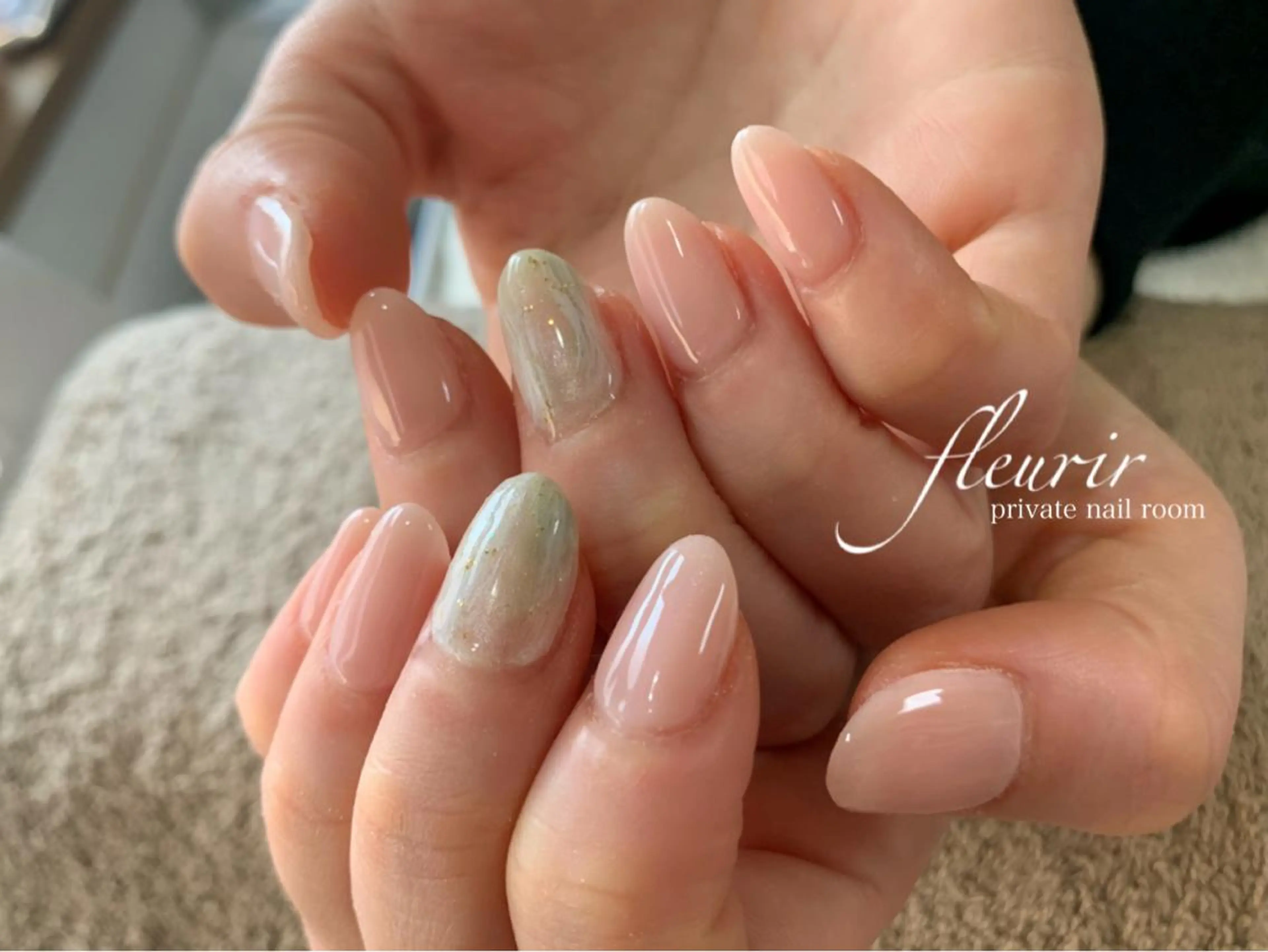 ネイル 桜ネイル ジェルネイル ゴールド グリーン ハードジェル フルリール 【プライベートサロンのネイルデザイン