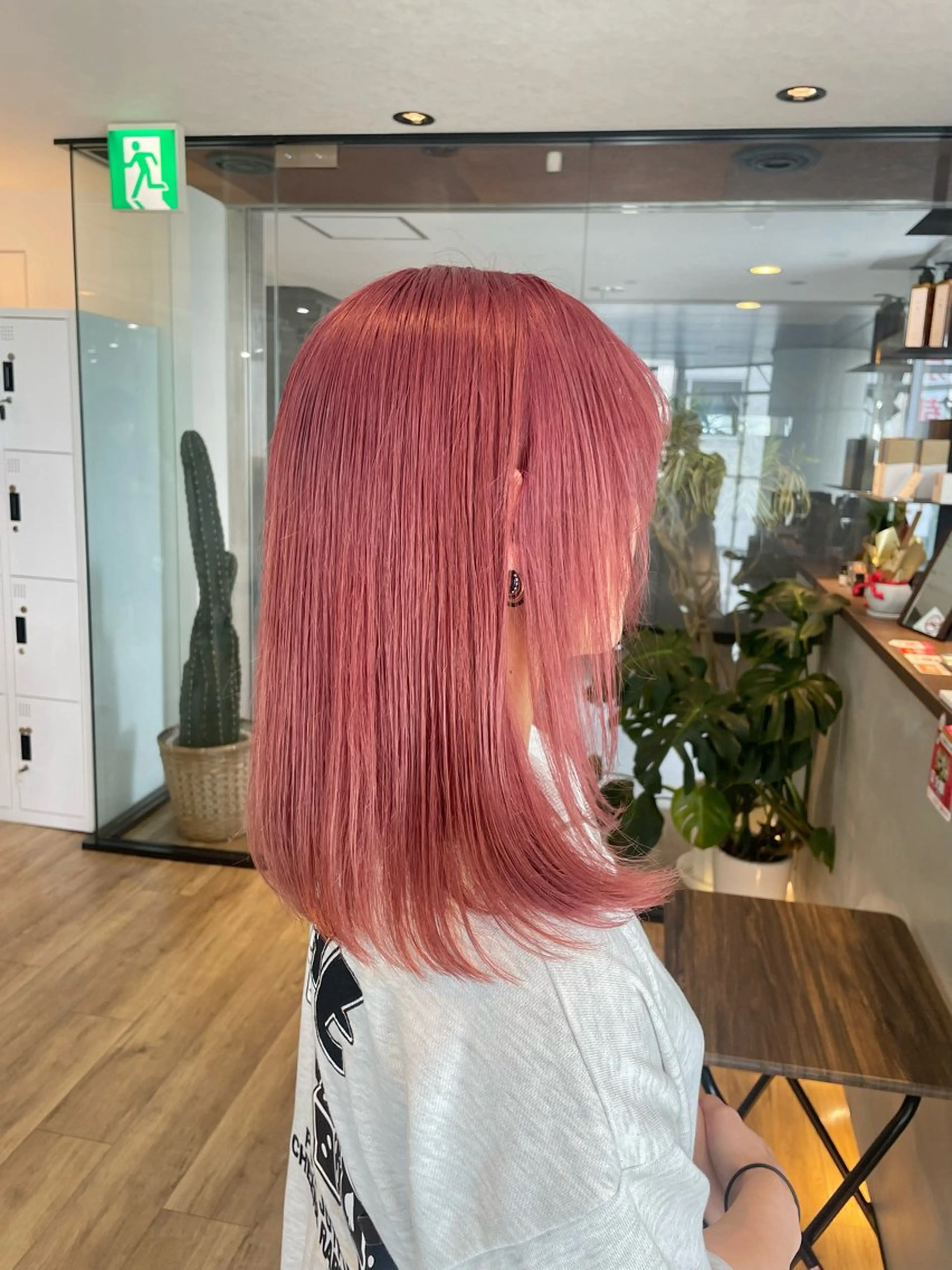 セミロング N＋所属・前田 菜奈子のヘアスタイル