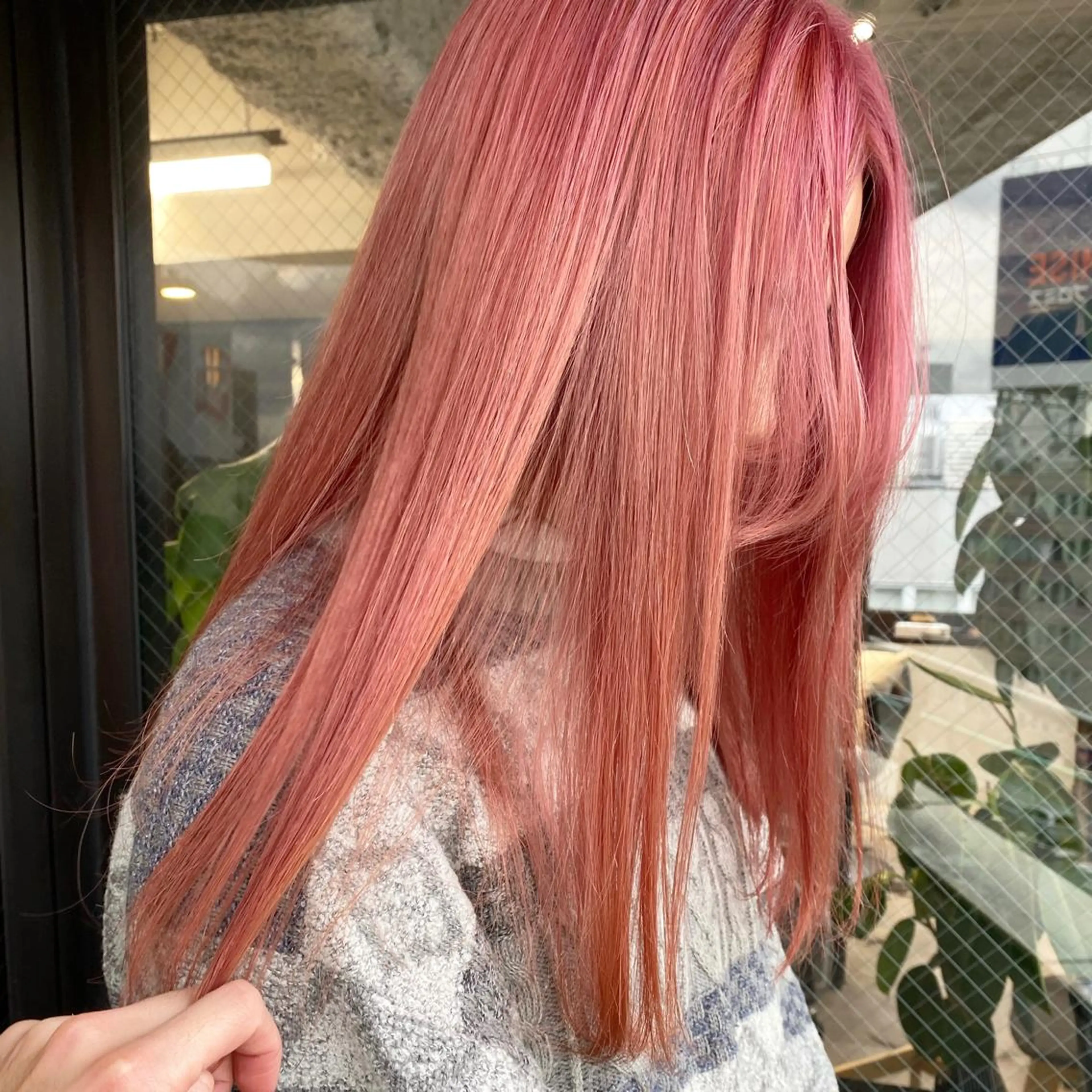 ロング カラー ブリーチ ケアブリーチ ピンクカラー chlom所属・🌱大人ハイトーン RENのヘアスタイル