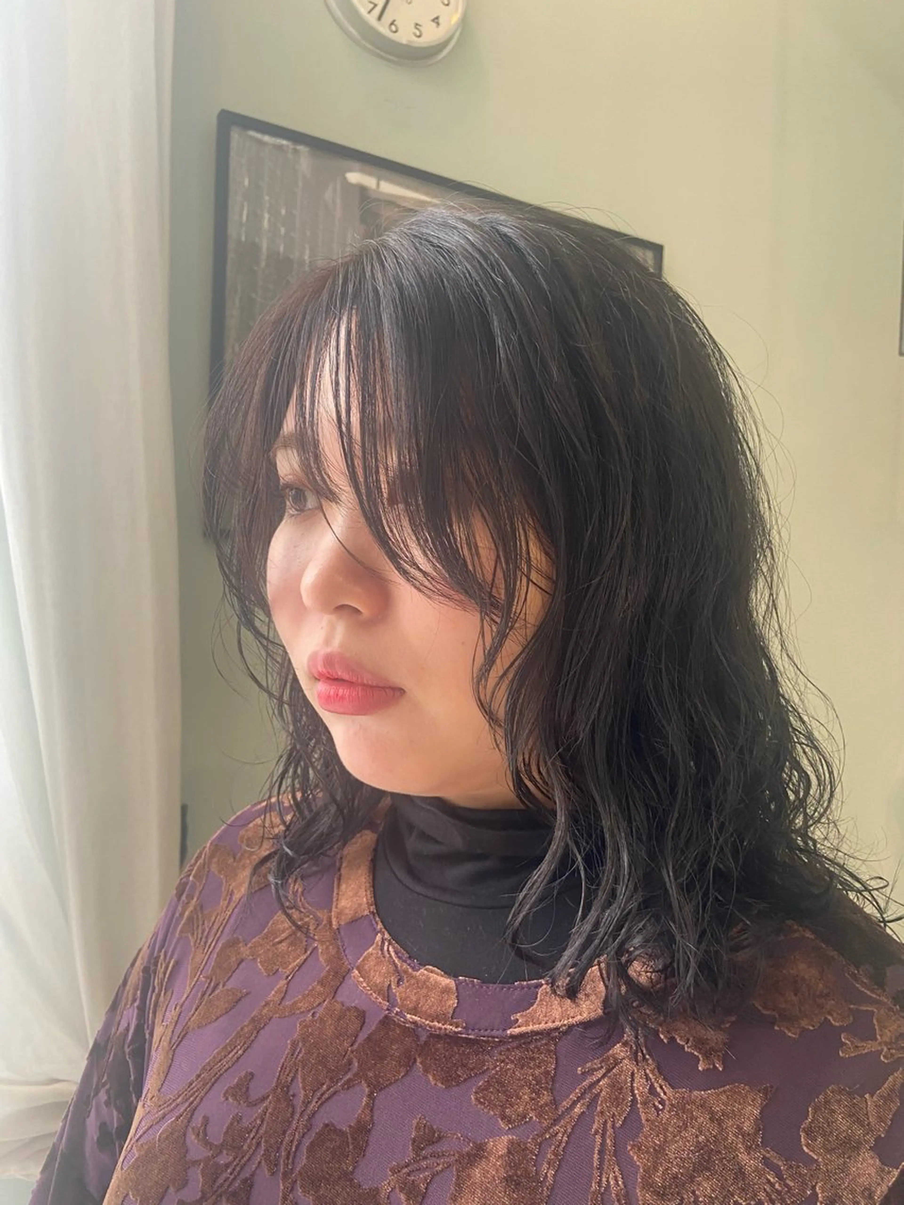 セミロング カラー パーマ アッシュ 透明感カラー atelier doux dimanche（アトリエ・ドゥー・ディマンシュ）所属・Fukamiレイヤー 透明感カラーのヘアスタイル