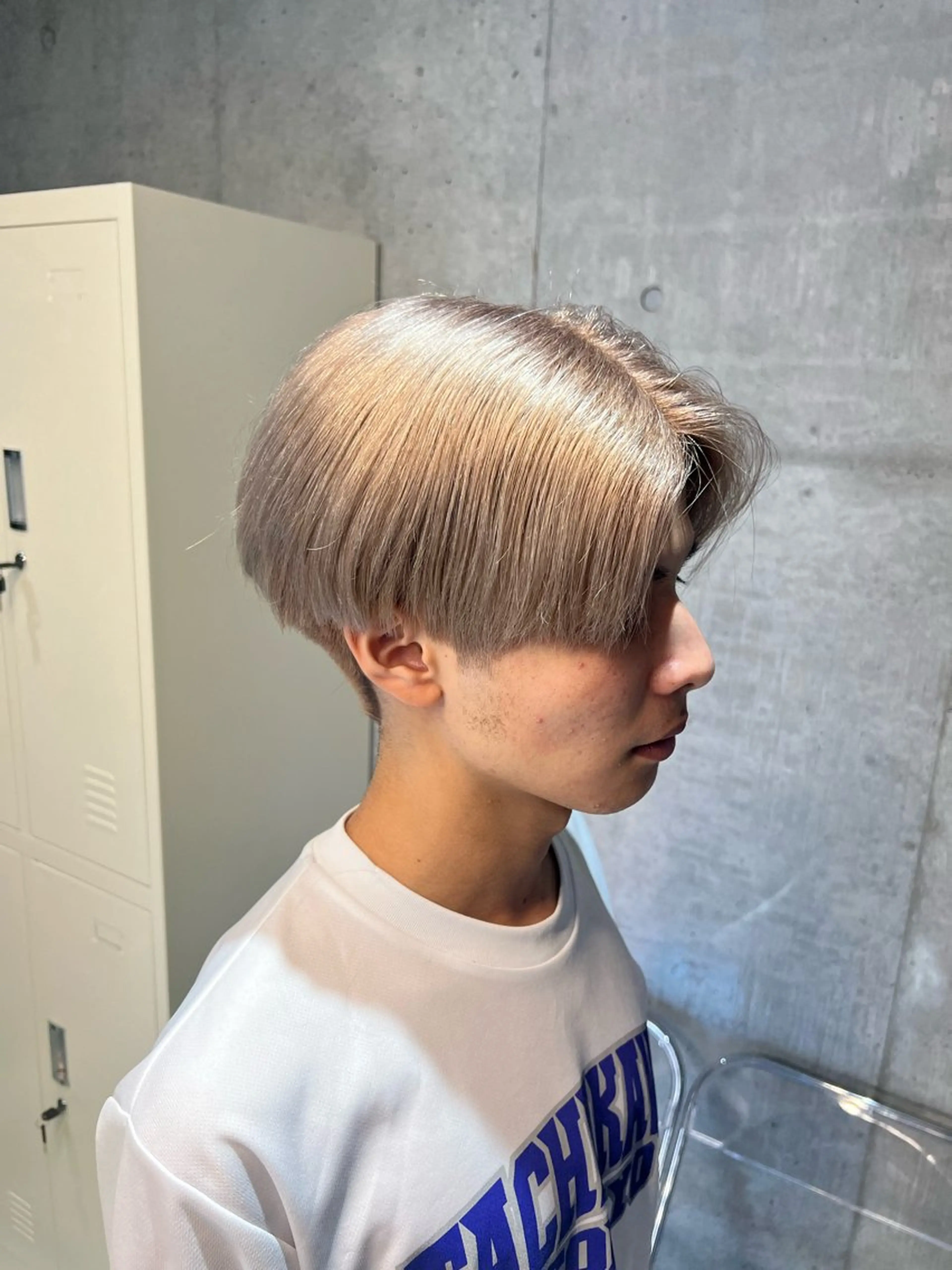 ショート カラー メンズ 👑高評価多数エク ステ×ハイトーン唯澄のヘアスタイル