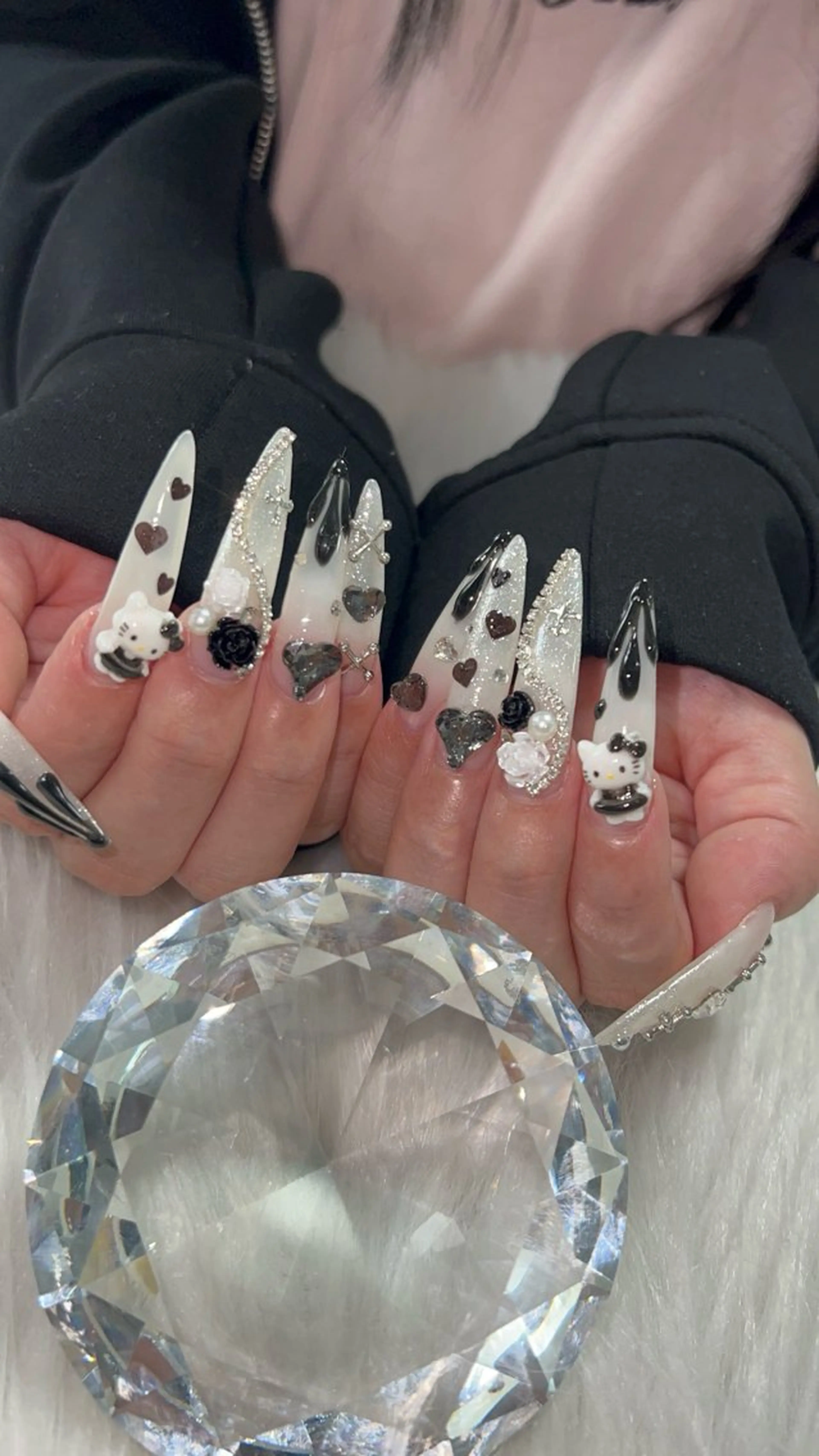 ネイル オーロラネイル クリアネイル フラッシュネイル ジェルネイル グラデーション ハンドネイル Amee Nailsalonのネイルデザイン