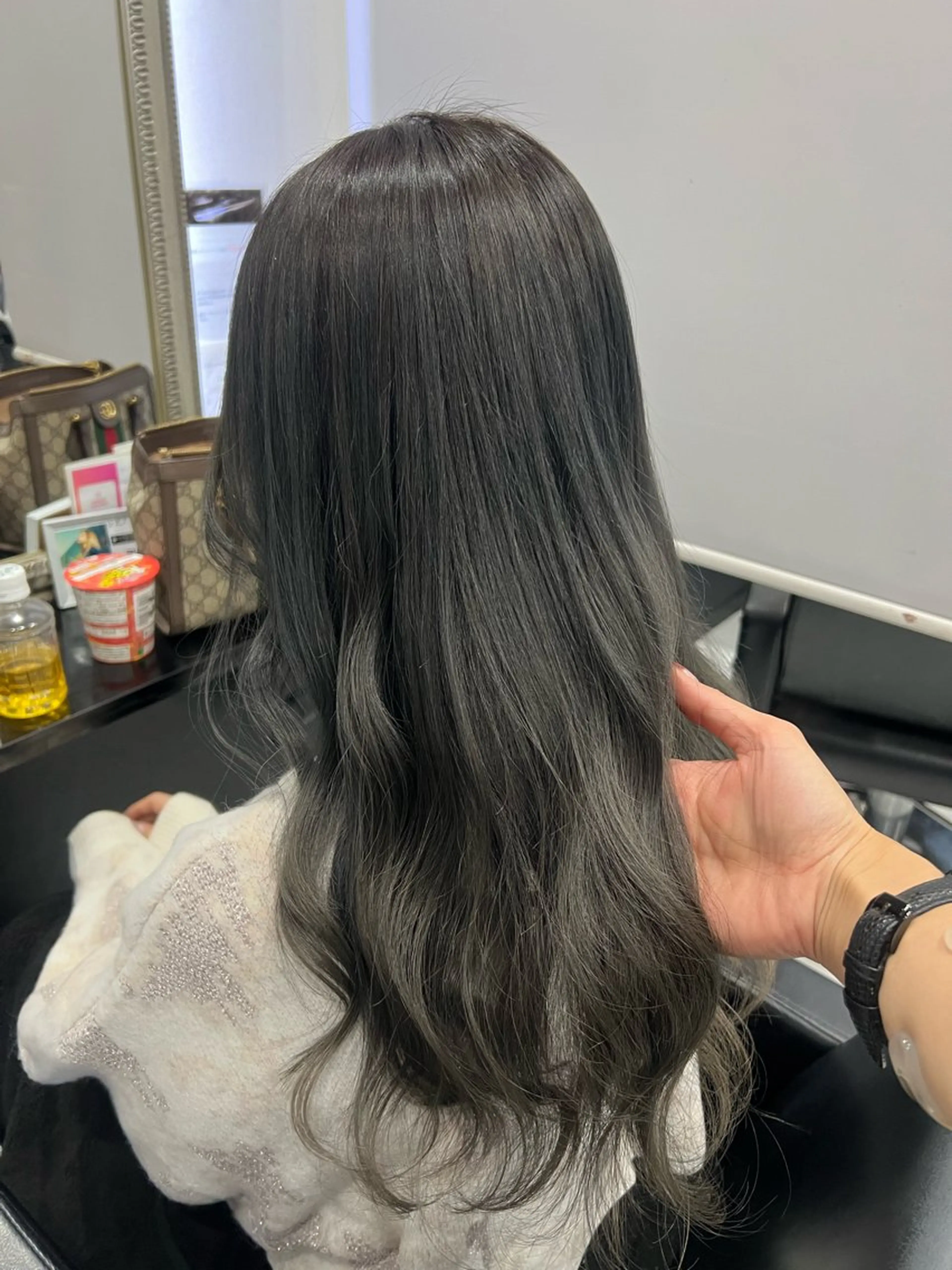 ロング カラー グレージュ ヘアカラー トリートメント エクステ YUDU🍊 germe/ジェルムのヘアスタイル