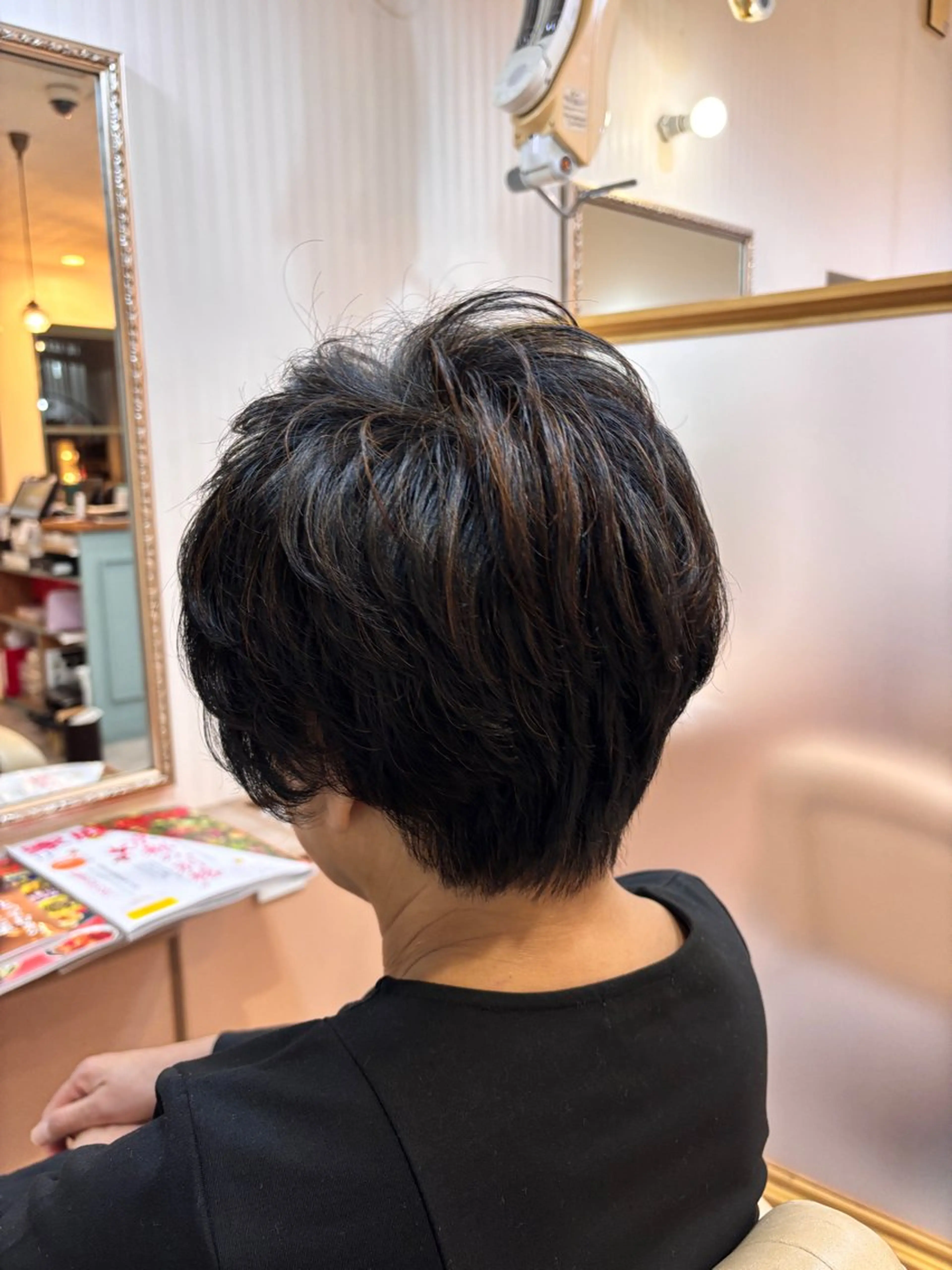 ショート シンセティックヘアデザイン所属・吉井 愛のヘアスタイル