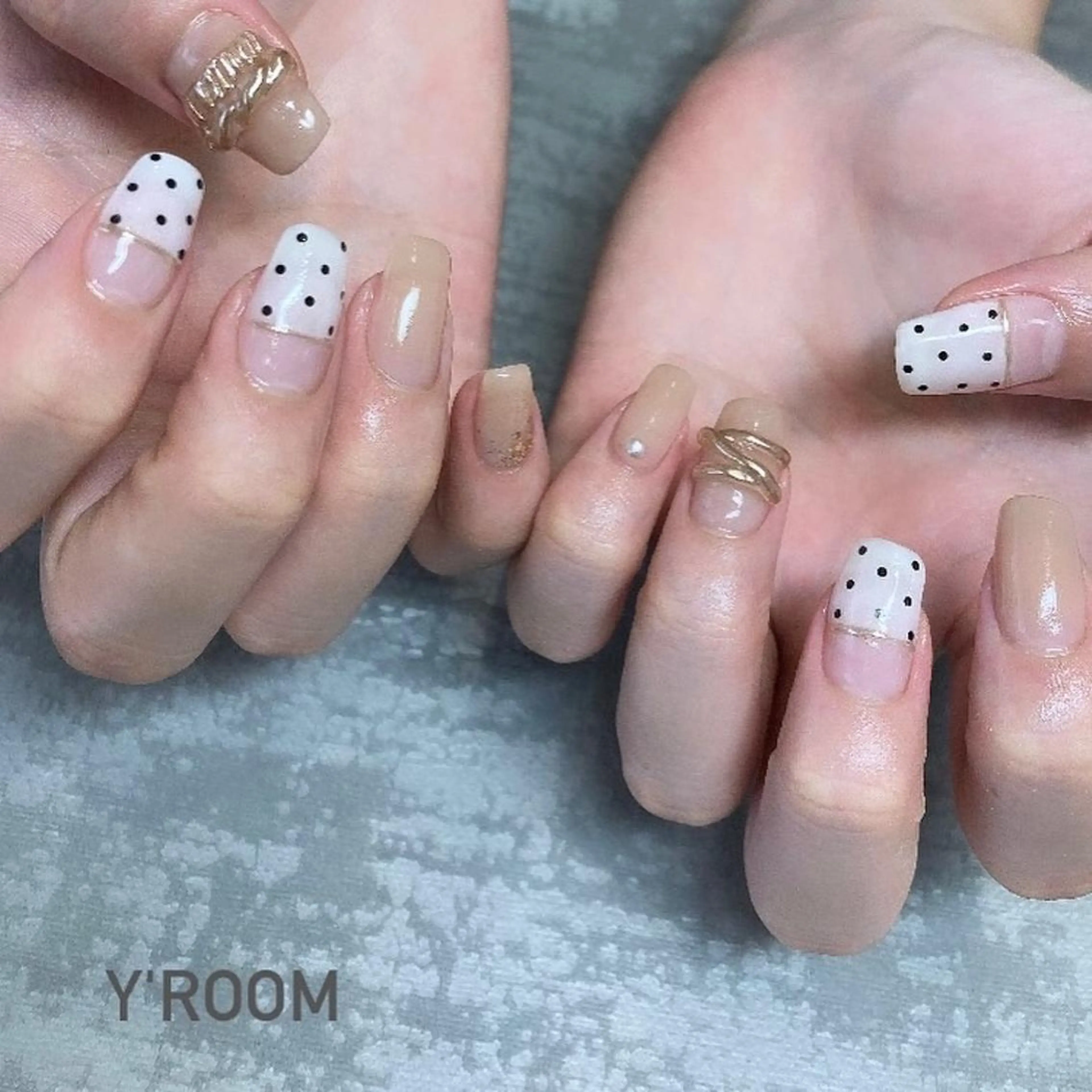 ネイル オーロラネイル ドット フラッシュネイル ジェルネイル 氷ネイル・うるうるネイル YUKA （ネイリスト）のネイルデザイン