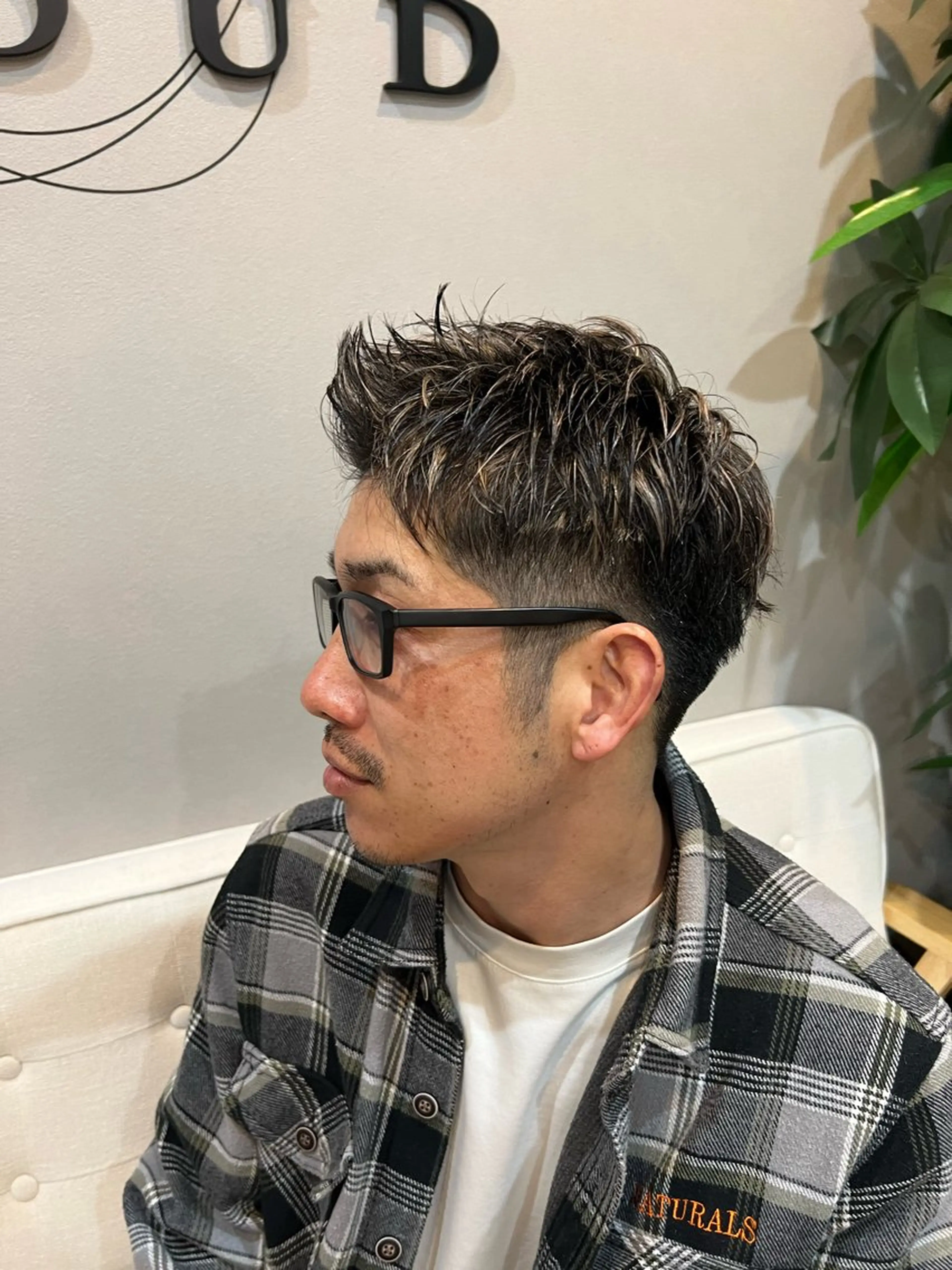ショート カラー メンズ メンズハイライト ハイライトカラー ハイライト カット ヘアカラー SHION men's permのヘアスタイル