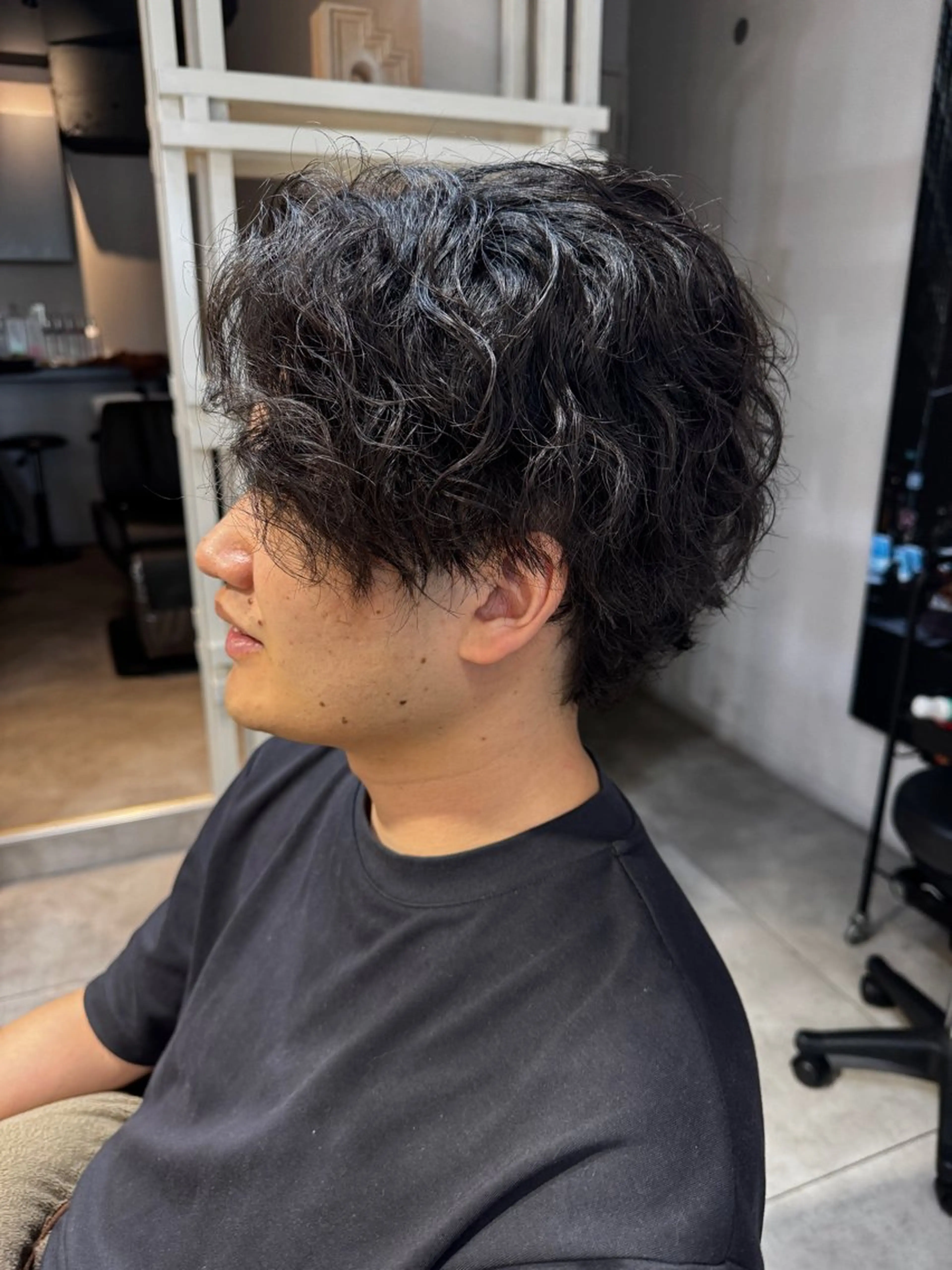 ミディアム パーマ メンズ ミディアムパーマ メンズパーマ スパイラルパーマ カット パーマ トリートメント Dxxxx III所属・オシャレ女性目線の 大人メンズ❁⃘*.ﾟのヘアスタイル