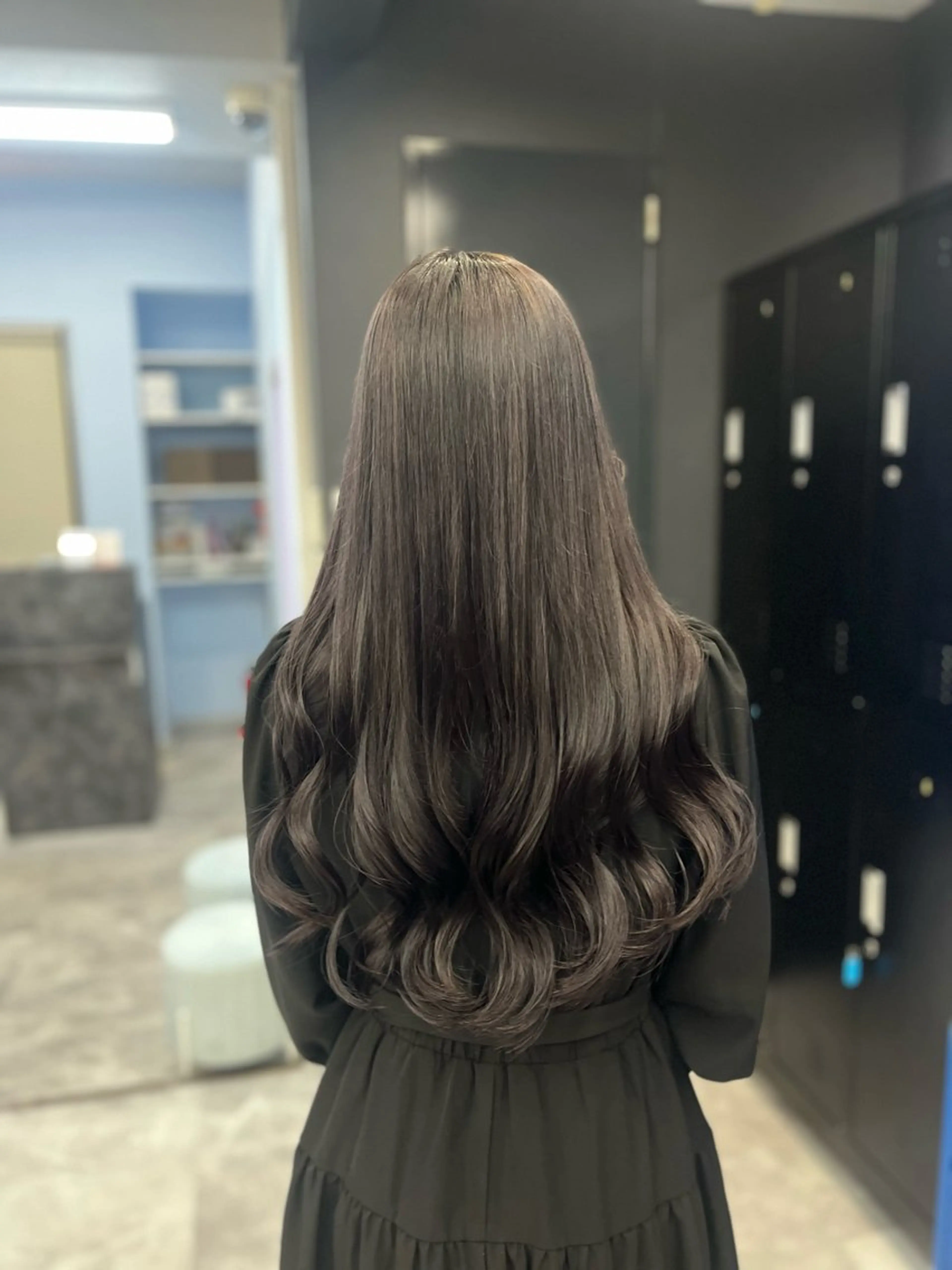 ロング カラー ベージュカラー ブリーチ 透明感カラー ラベンダーカラー ラベンダーベージュ ヘアカラー トリートメント white.梅田所属・White梅田 / COCOのヘアスタイル