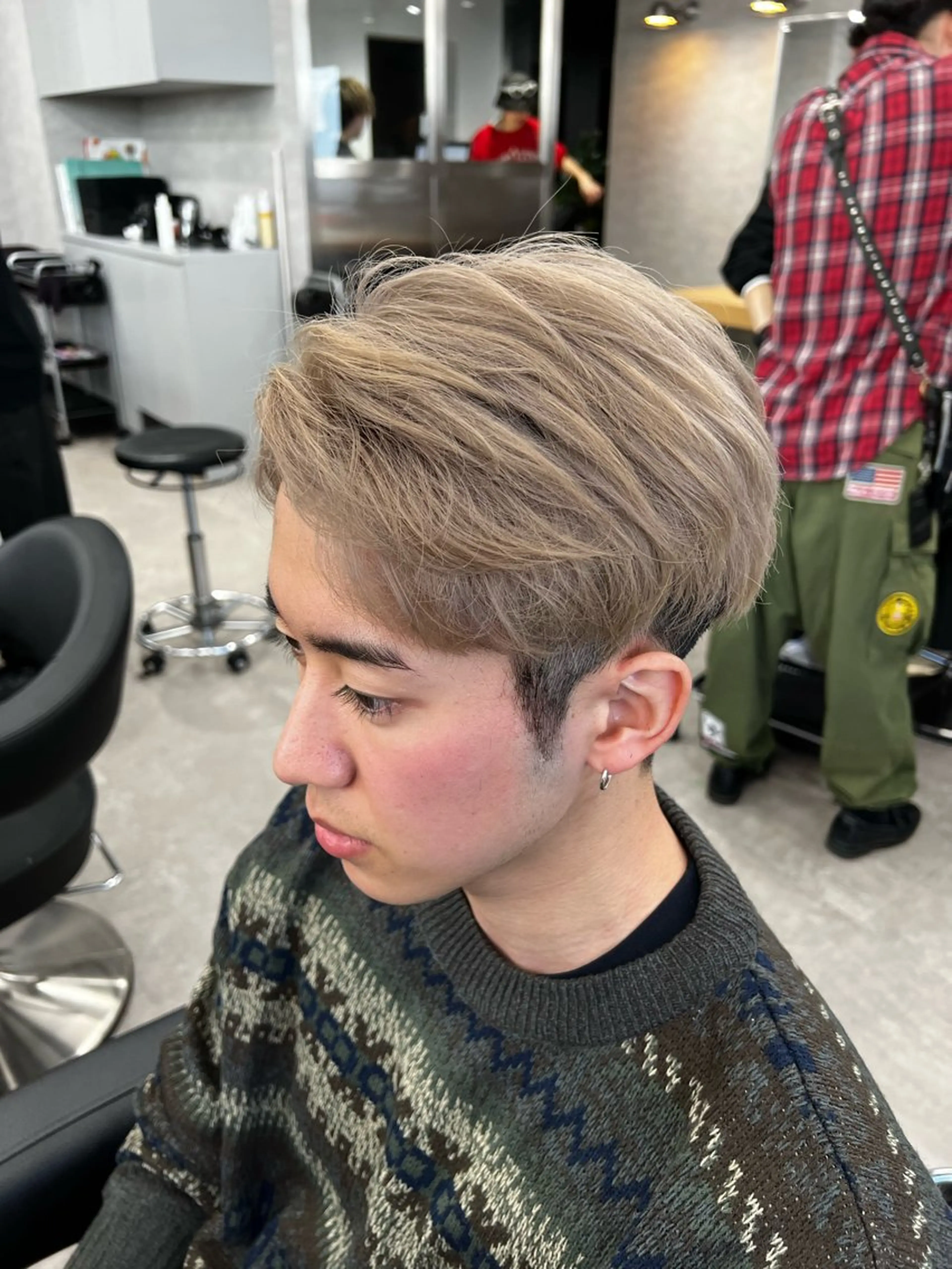 カラー メンズ メンズブリーチ メンズハイトーン メンズ韓国風 マッシュ メンズウルフカット メンズ特化💎 nayu❄️のヘアスタイル