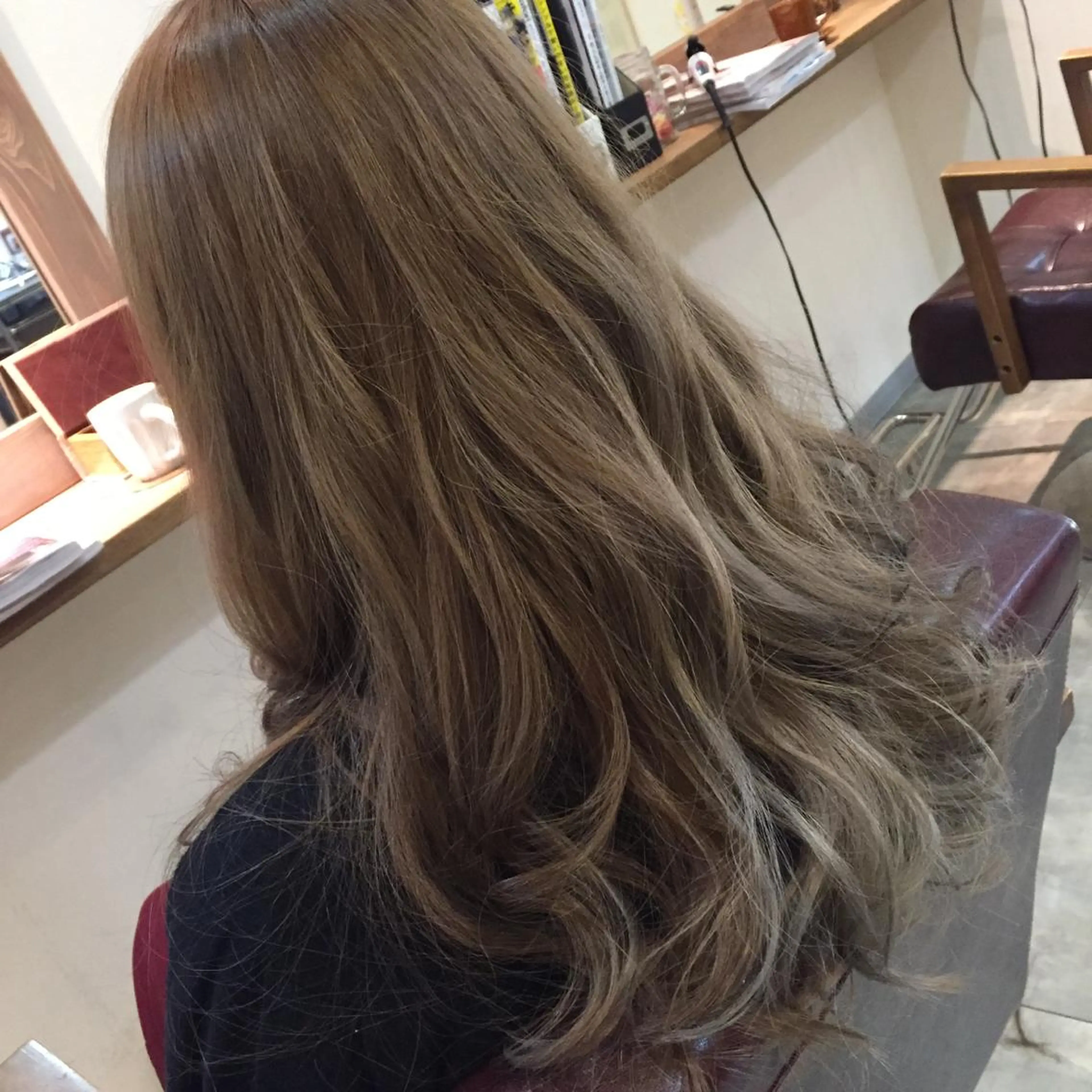 セミロング カラー アッシュ ベージュカラー ヘアカラー トリートメント 透明感/ 美髪矯正/田中恭のヘアスタイル