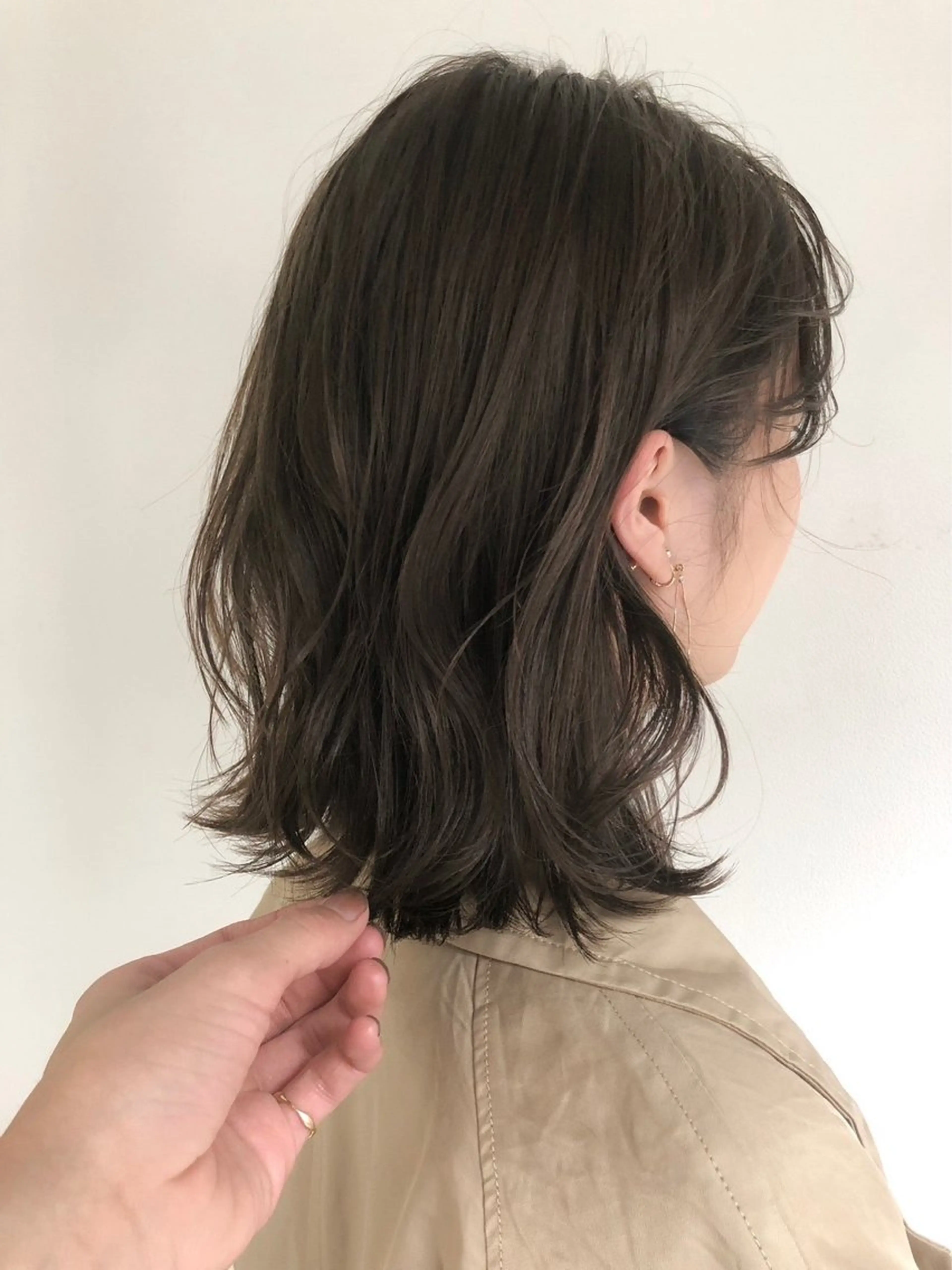 カラー ベージュカラー ブラウンカラー ブラウンベージュ 透明感カラー フォギーベージュ 辺見 葵のヘアスタイル