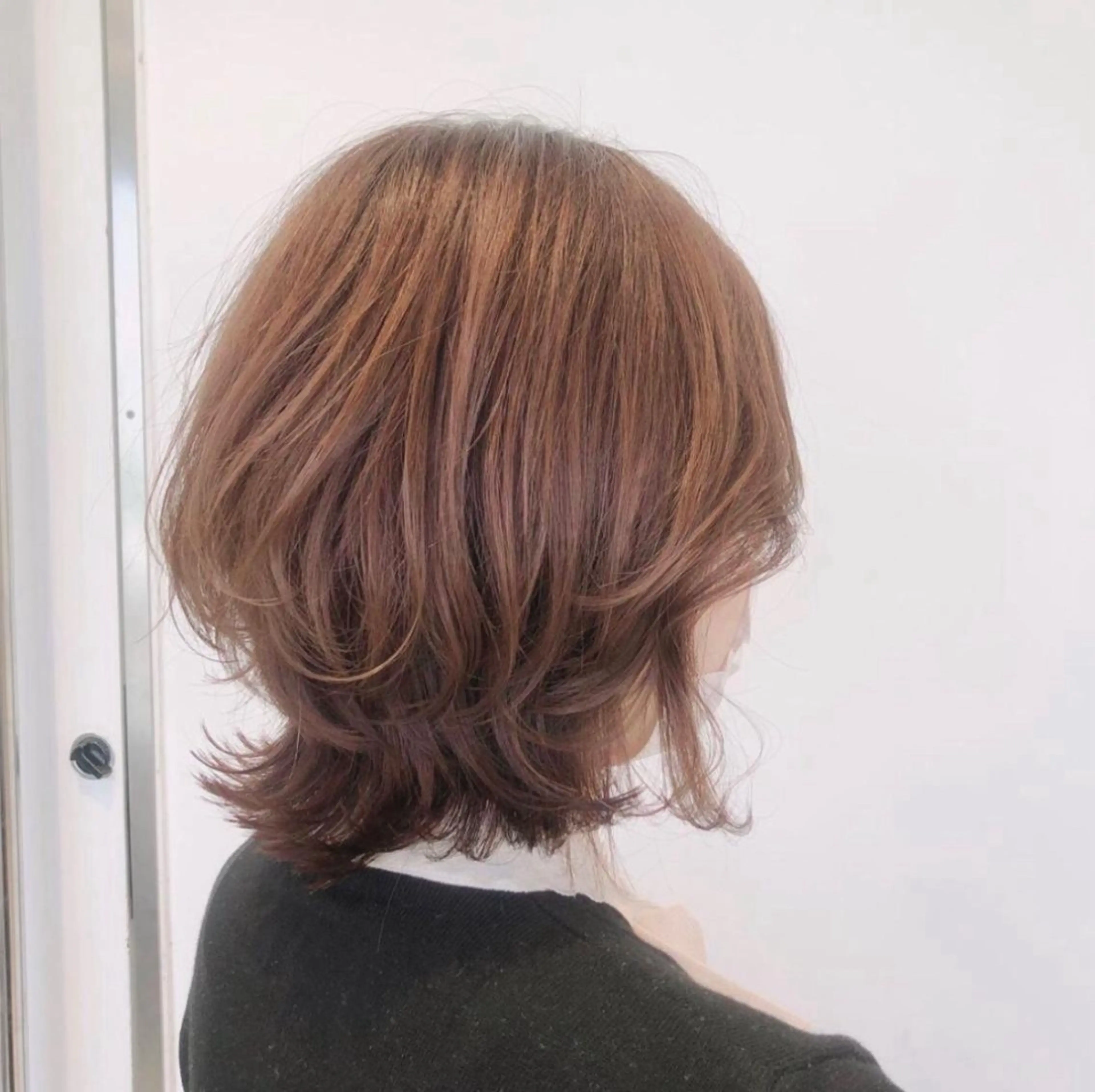 ミディアム カラー 黒田 あゆかのヘアスタイル