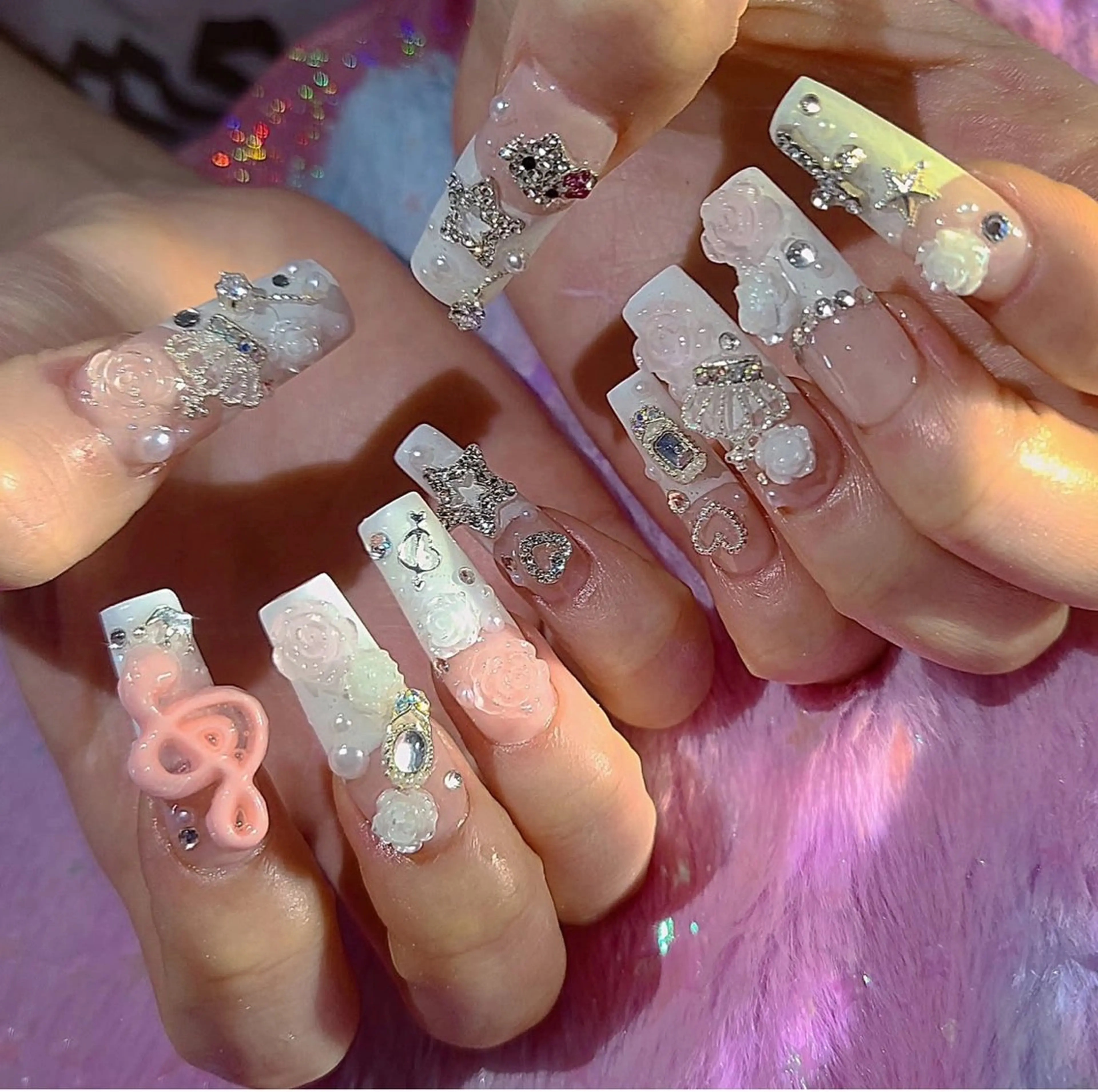 ネイル アニマル柄 オーロラネイル チークネイル フラッシュネイル ジェルネイル ハンドネイル Lina所属・Lina Nail Salonのネイルデザイン