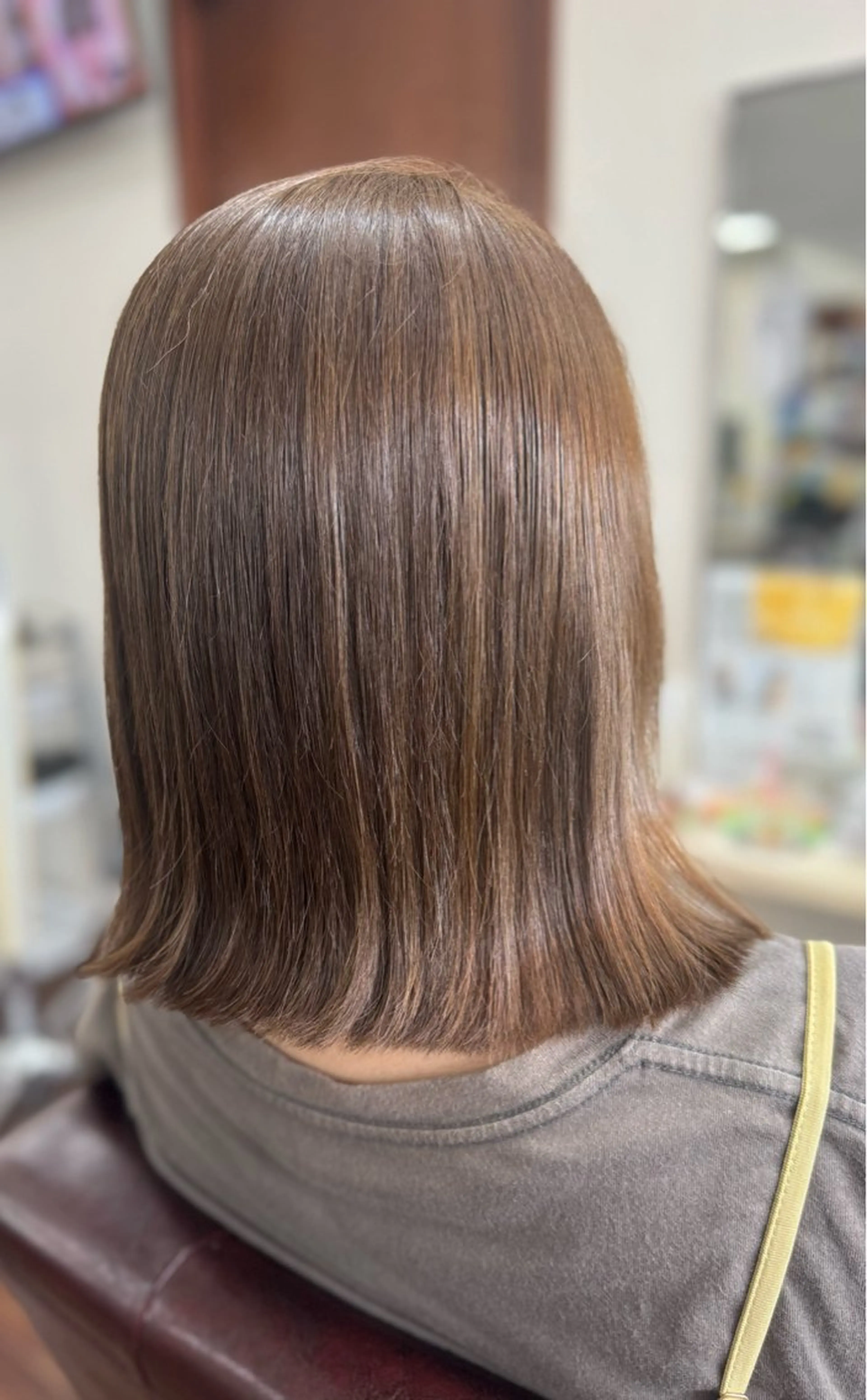 ミディアム ボブ 外ハネヘア ヘアカラー 安井 友紀子のヘアスタイル
