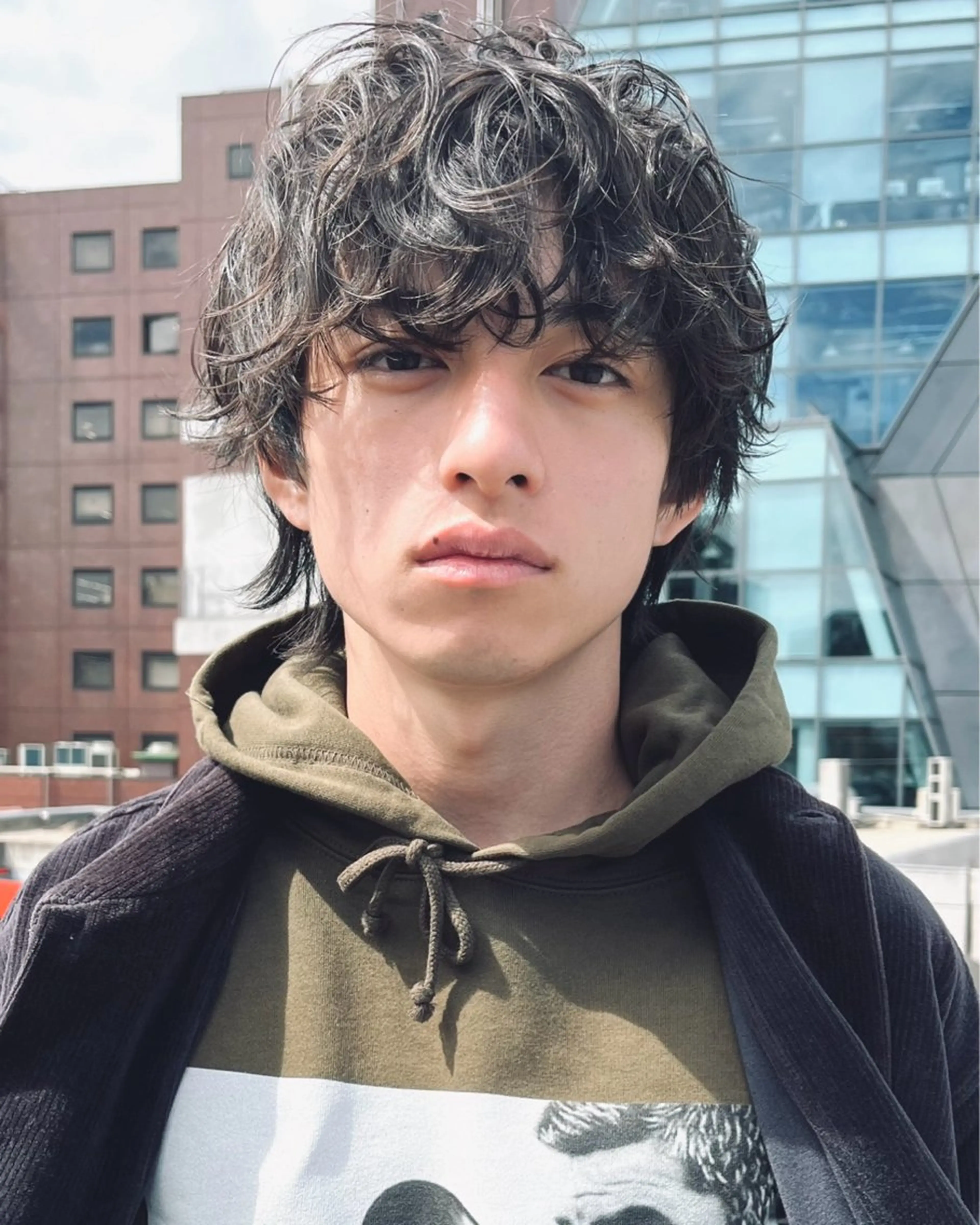 ショート カラー パーマ ヘアアレンジ メンズ メンズ韓国風 メンズパーマ 韓国風ヘア 似合わせカット fifth所属・センターパート／マッ シュ／パーマ　あさみのヘアスタイル