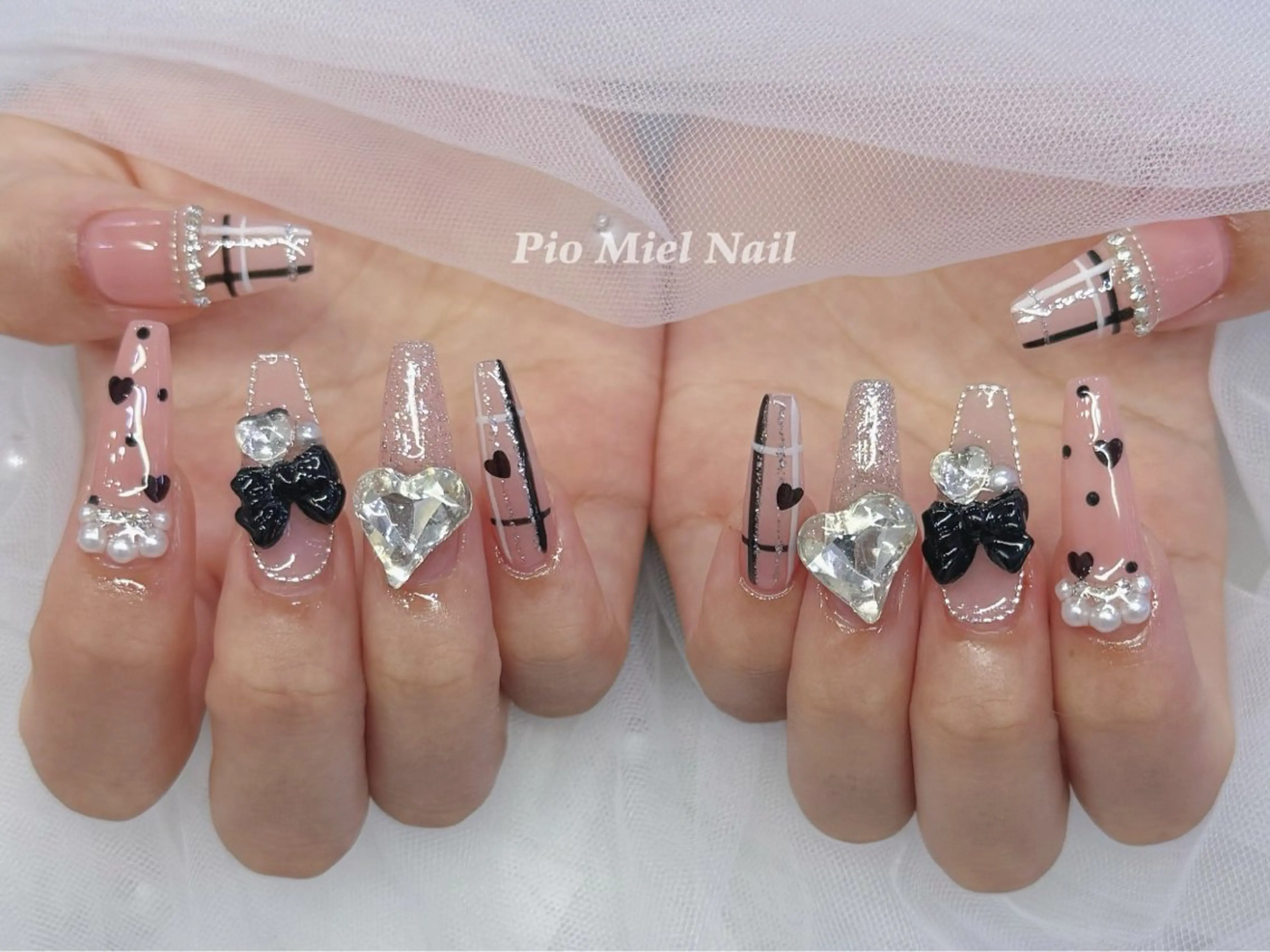 ネイル ガーリー ハート ロングネイル ピンク リボン ハンドネイル HANA 長さだしのネイルデザイン