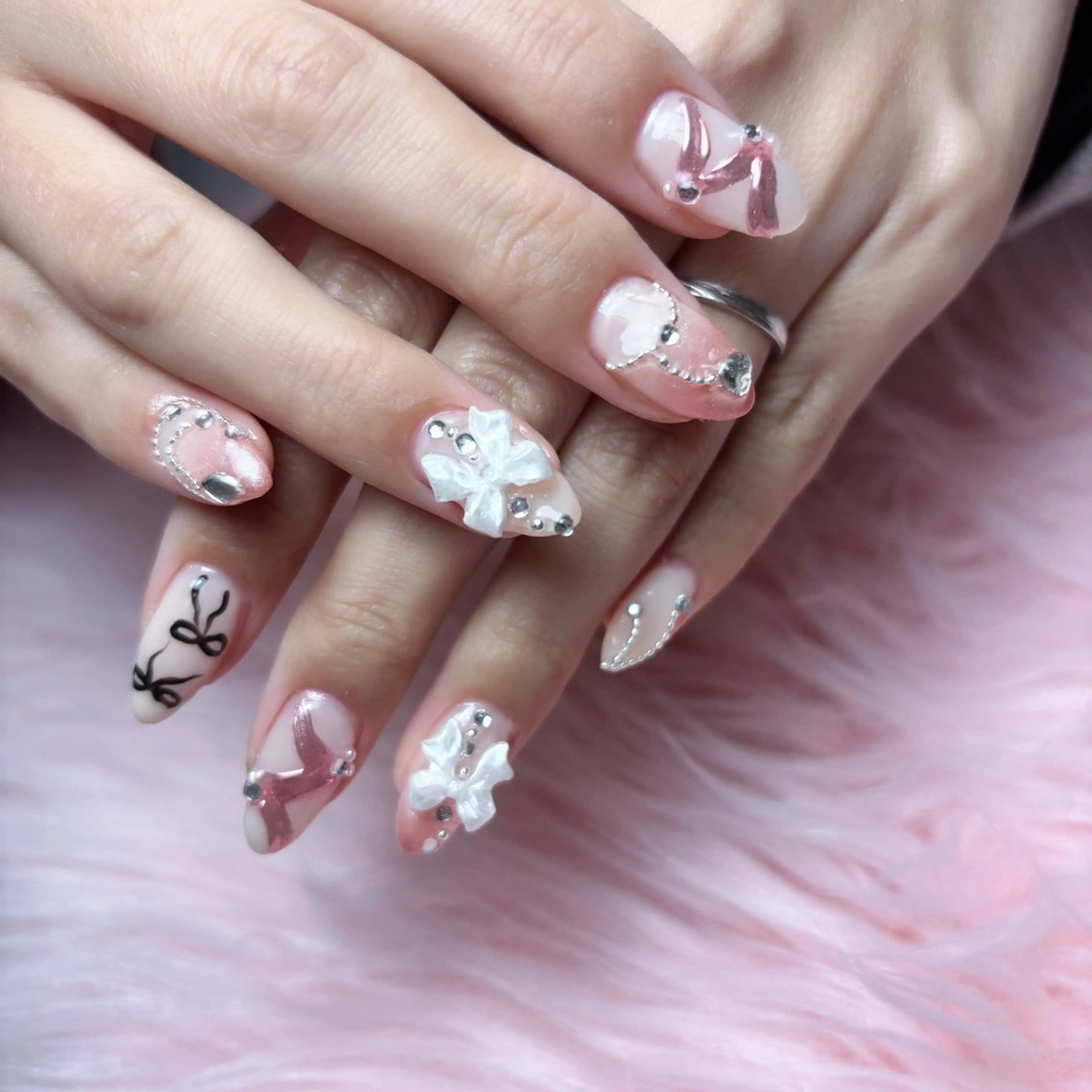 ミディアム salon de perlaのネイルデザイン