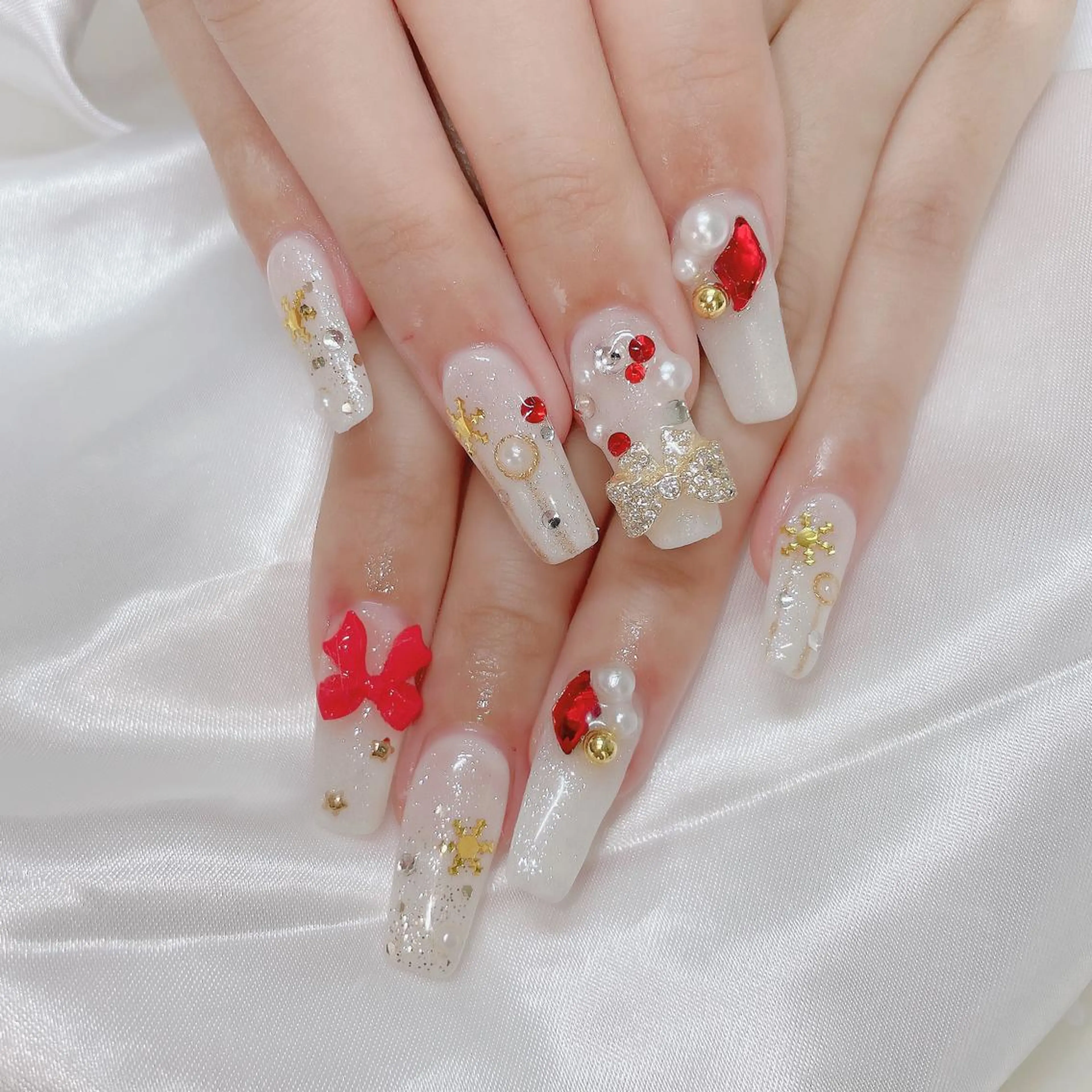 ネイル チークネイル フラッシュネイル フットネイル フレンチネイル キラキラネイル ハンドネイル merci nail所属・merci nailのネイルデザイン