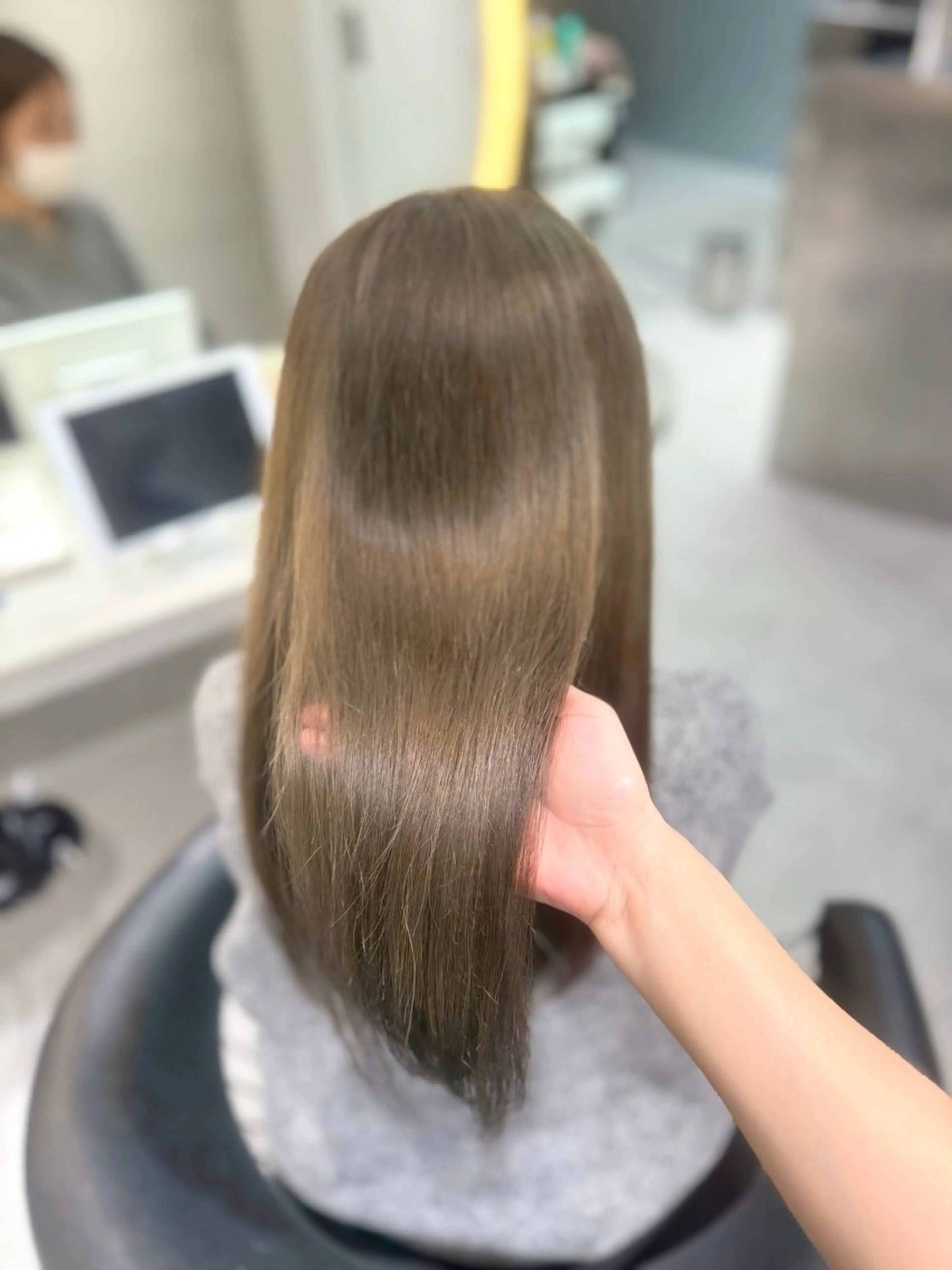 セミロング ヘアカラー ハイトーン特化🤍/ ハルナのヘアスタイル
