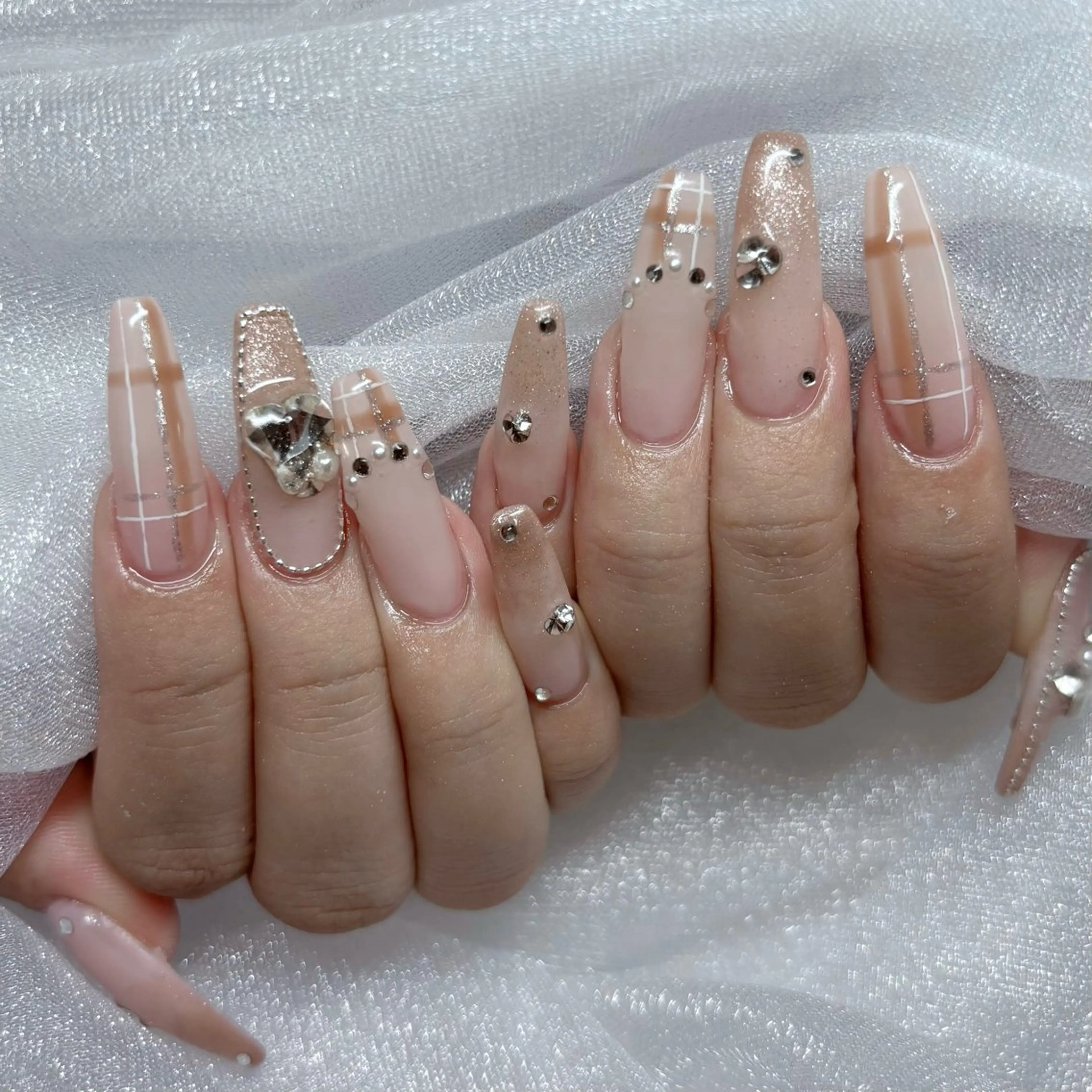 ネイル ハンドネイル mimi 高石桃朱のネイルデザイン