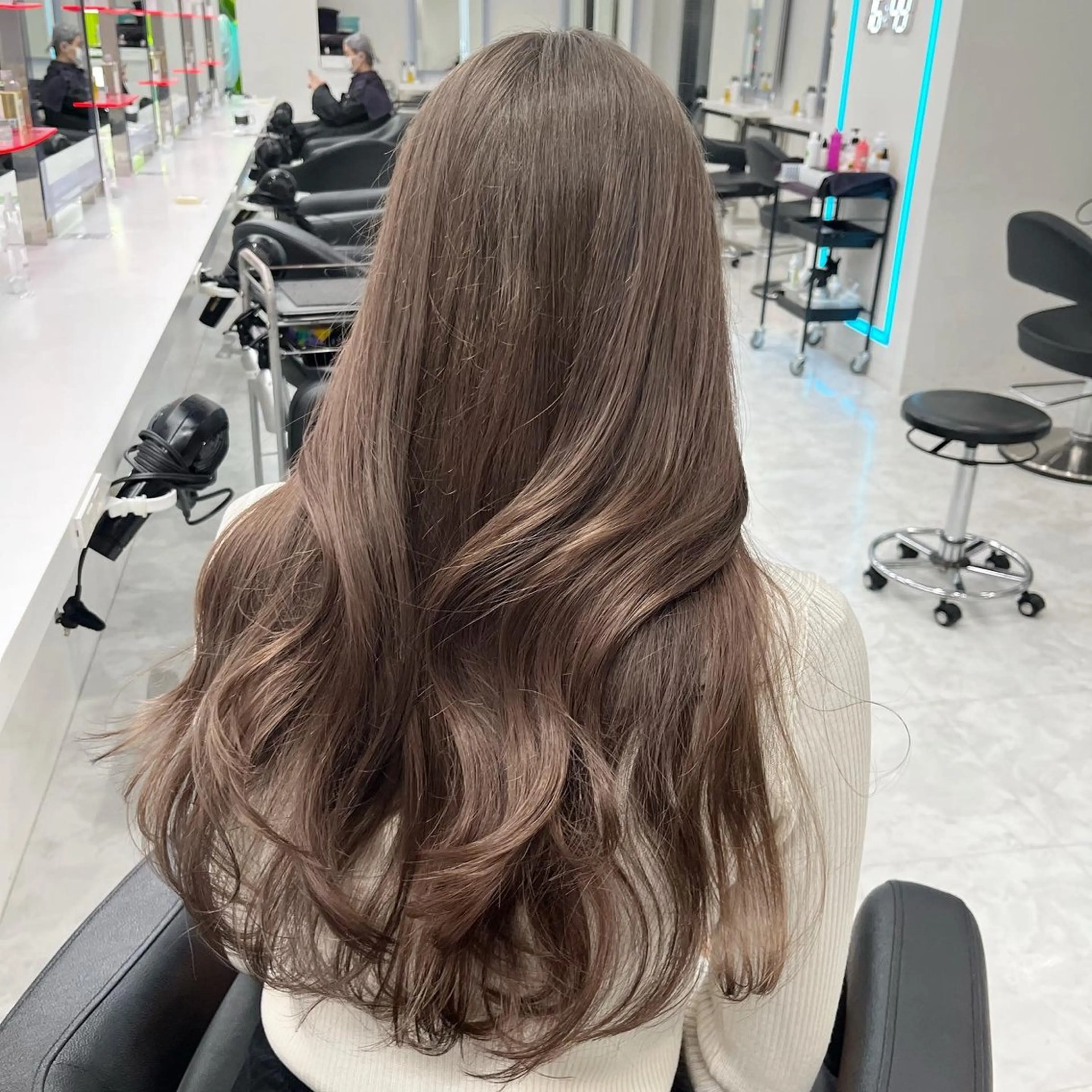 ロング カット ヘアカラー トリートメント ヘッドスパ ヘアセット 透明感ラベンダー💗 SHOのヘアスタイル