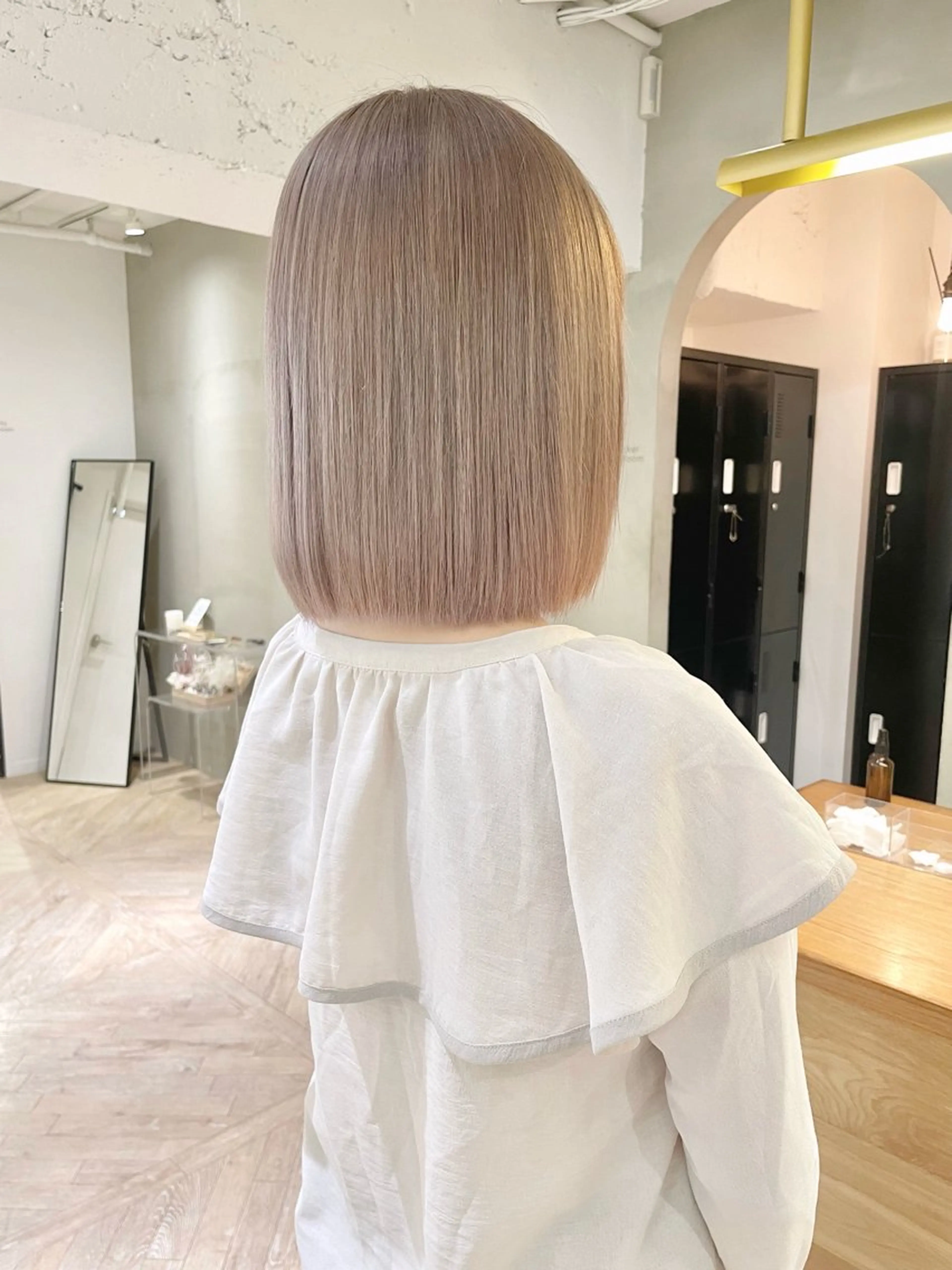 ミディアム カラー ベージュカラー ダブルカラー イヤリングカラー イルミナカラー ミルクティーベージュ カット ヘアカラー トリートメント ボブ/ショート 🌟梅田盛一🌟のヘアスタイル