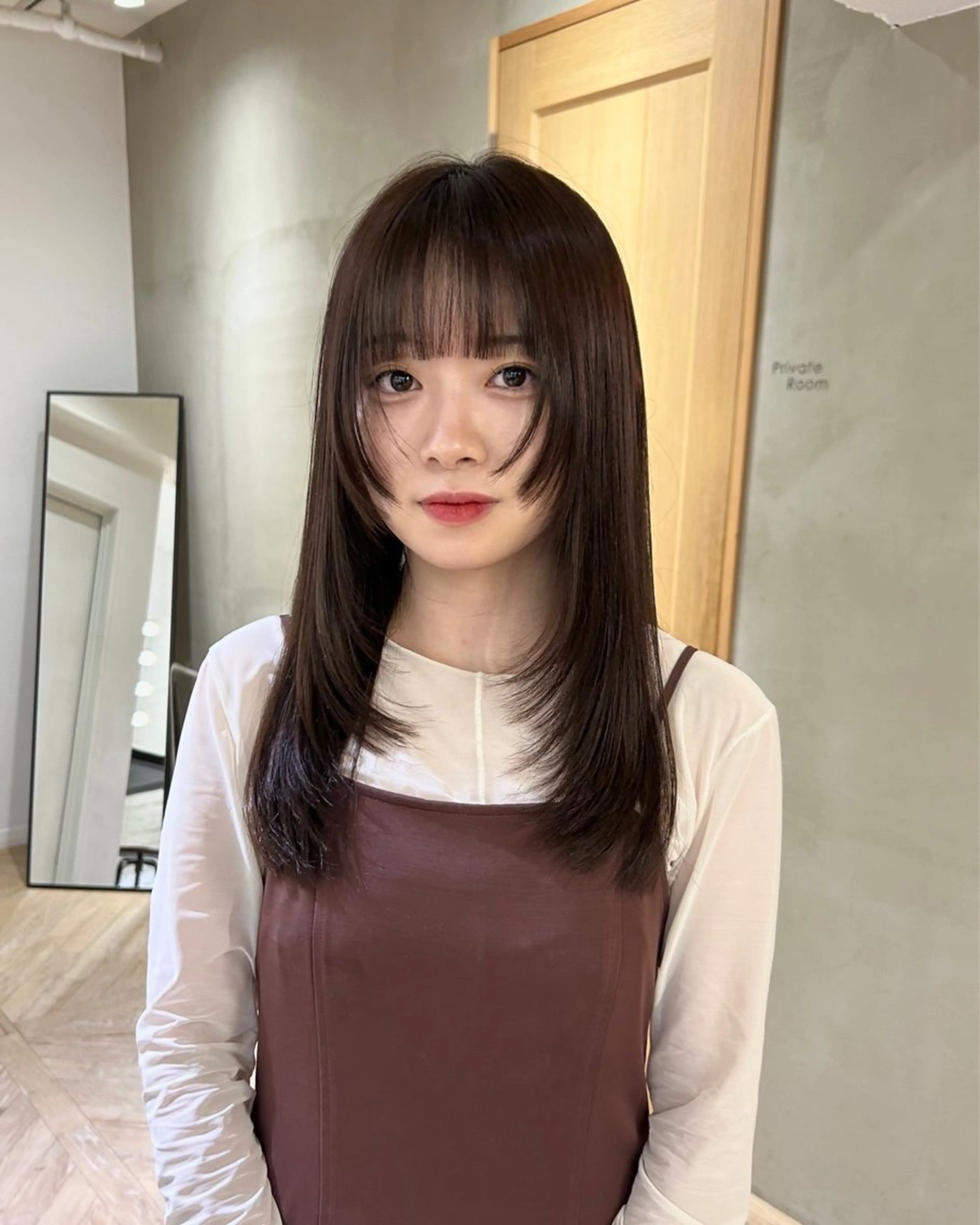 ロング カラー ブラウンカラー イルミナカラー オリーブブラウン 顔まわりレイヤー レイヤーカット カット トリートメント レイヤーカット/栄/ 顔周り/キトウモエノのヘアスタイル