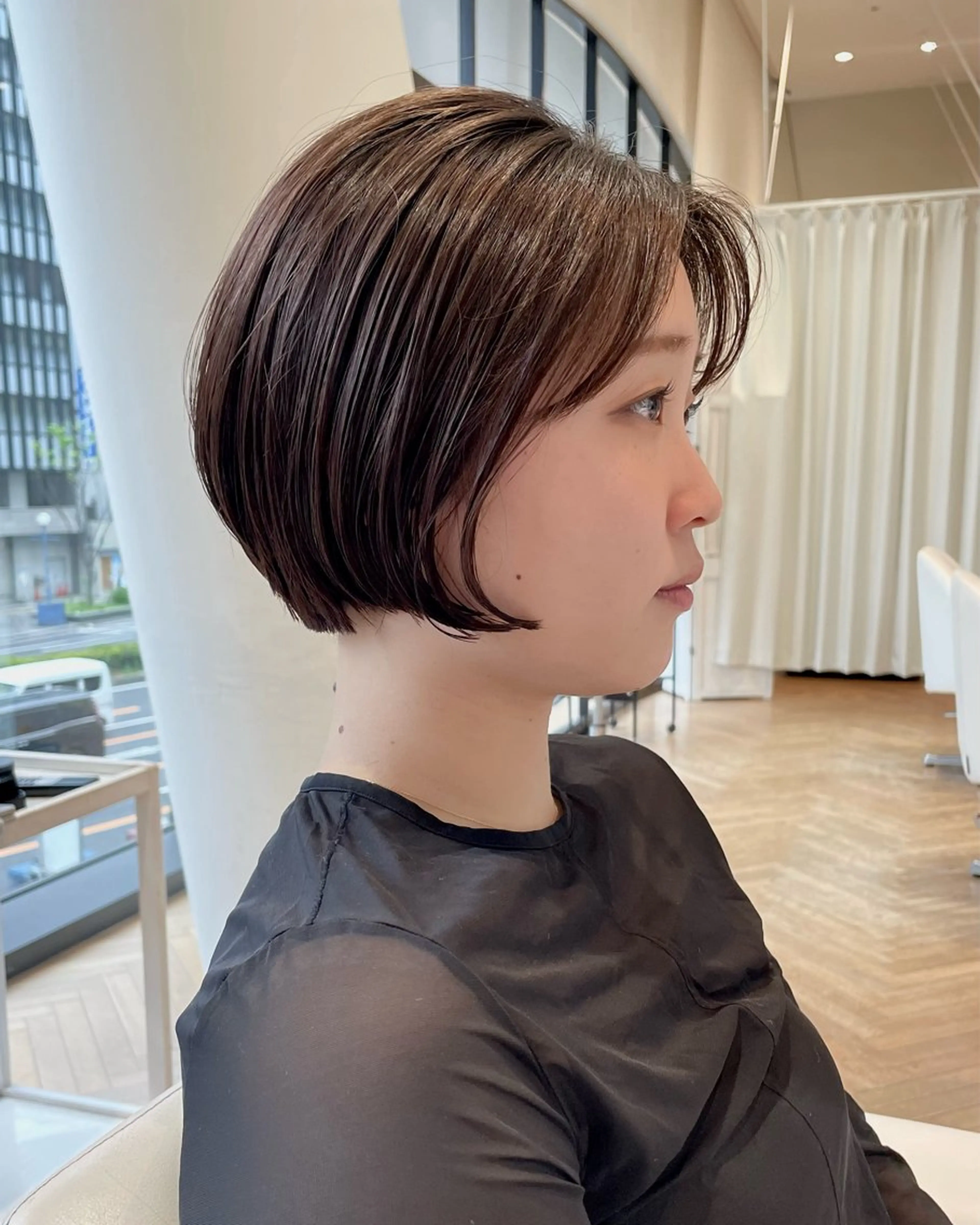 ショート カット ヘアカラー ELLE salon サエのヘアスタイル
