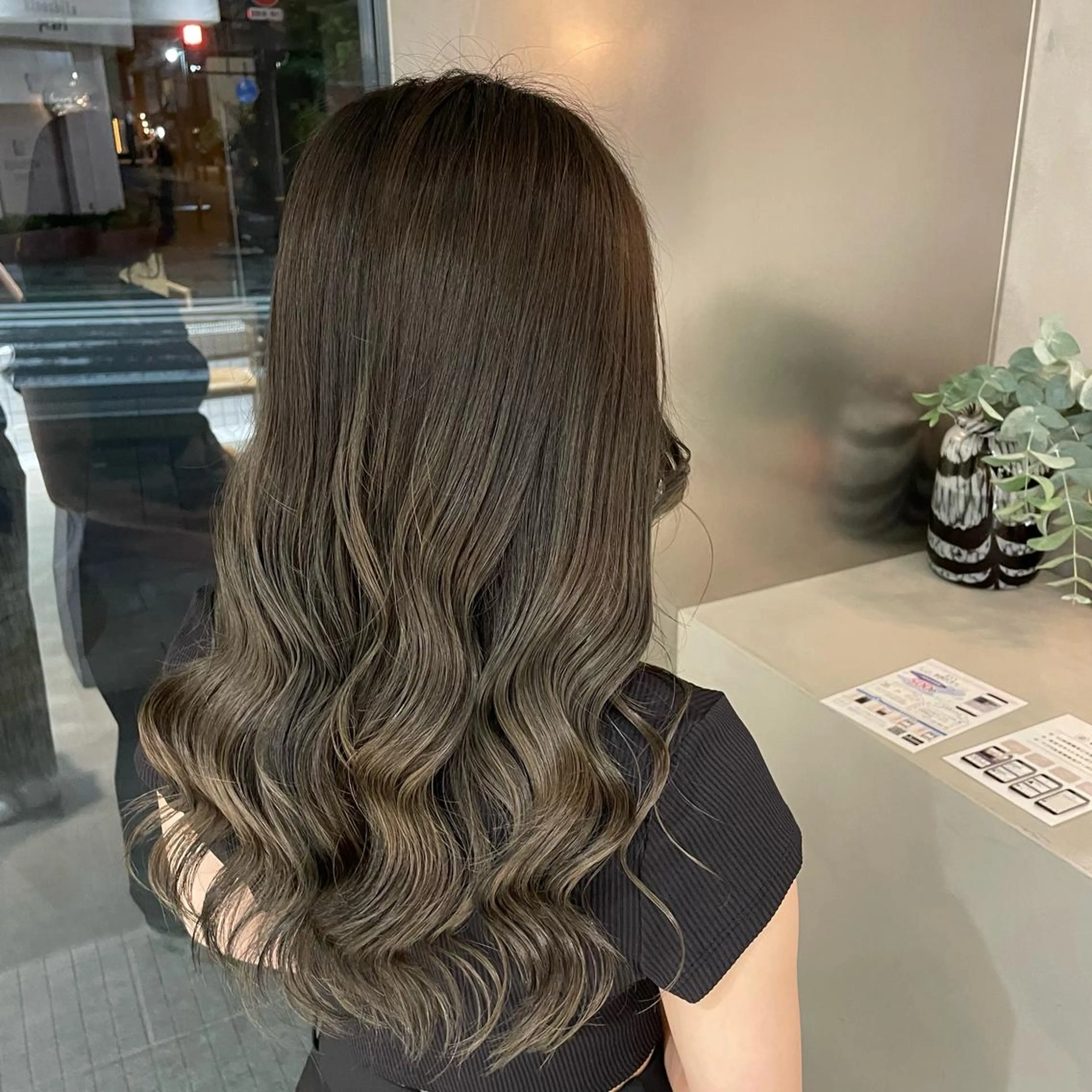 カラー 柳川 ことねのヘアスタイル