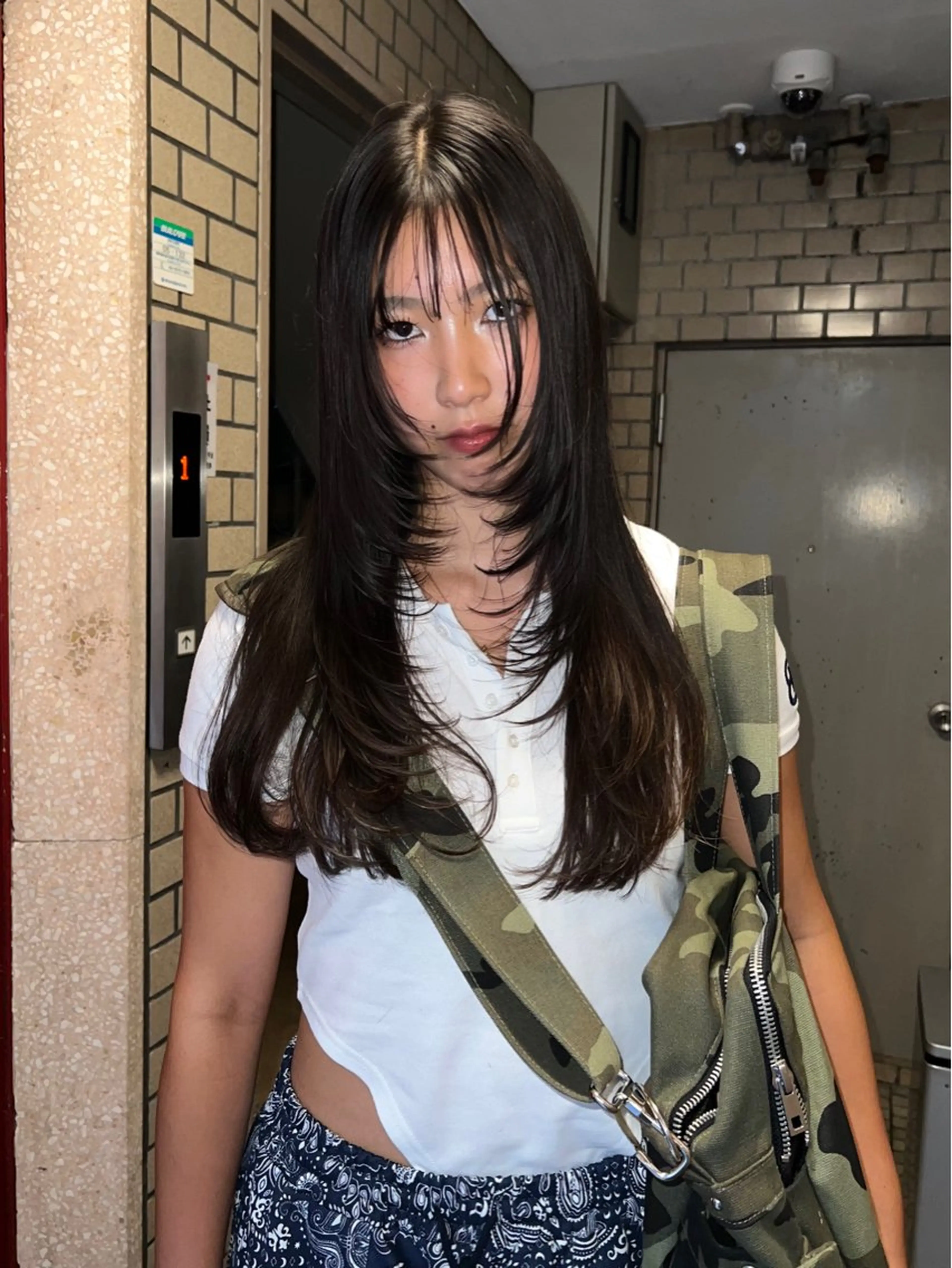 ロング カット 室屋 鈴音のヘアスタイル